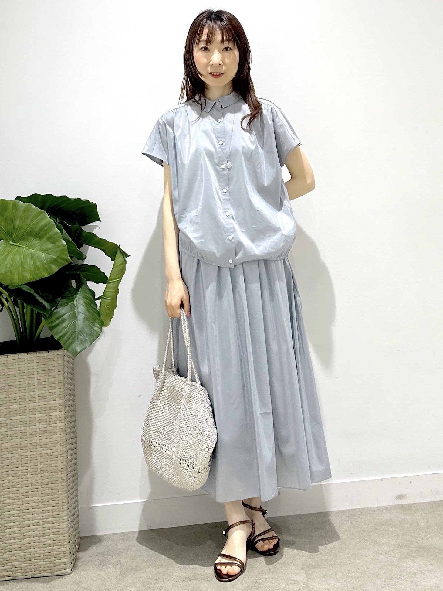 Miwaさんの「UNTITLED｜【セットアップ可/軽量/清涼感】ローンギャザーブラウス」を使ったコーディネート
