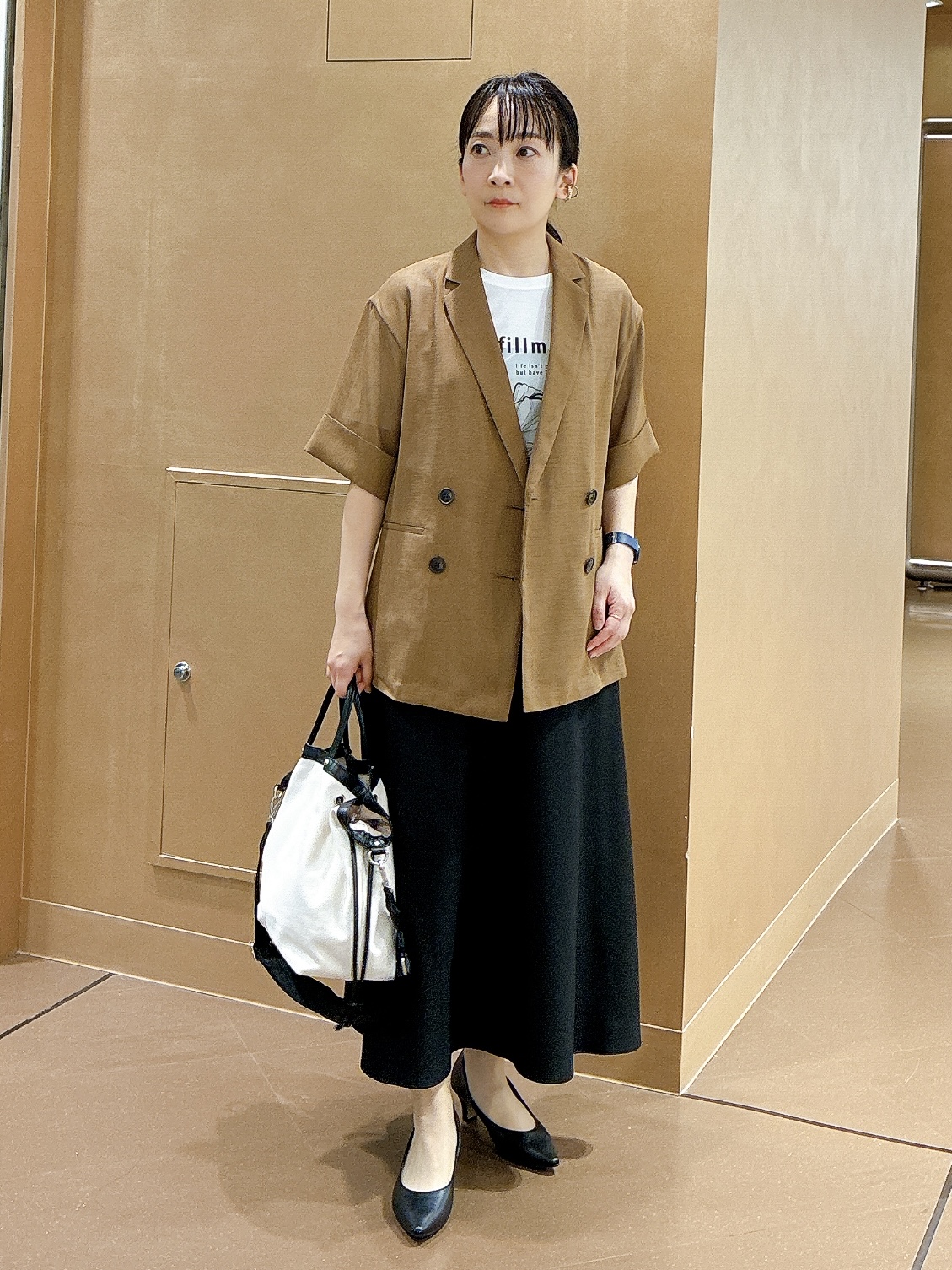 hattoriさんの「INDIVI｜【洗える／メッシュ素材／SETUP可能】半袖シアージャケット」を使ったコーディネート