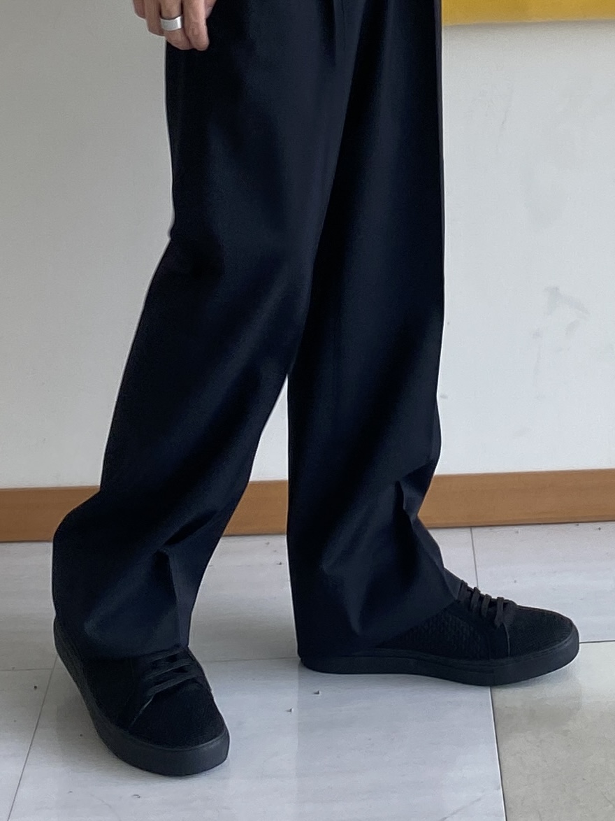 石井友也さんの「TAKEO KIKUCHI｜【BOWLER HAT LABEL】アイスクリアコットン ピンナップガール 半袖Tシャツ」を使ったコーディネート