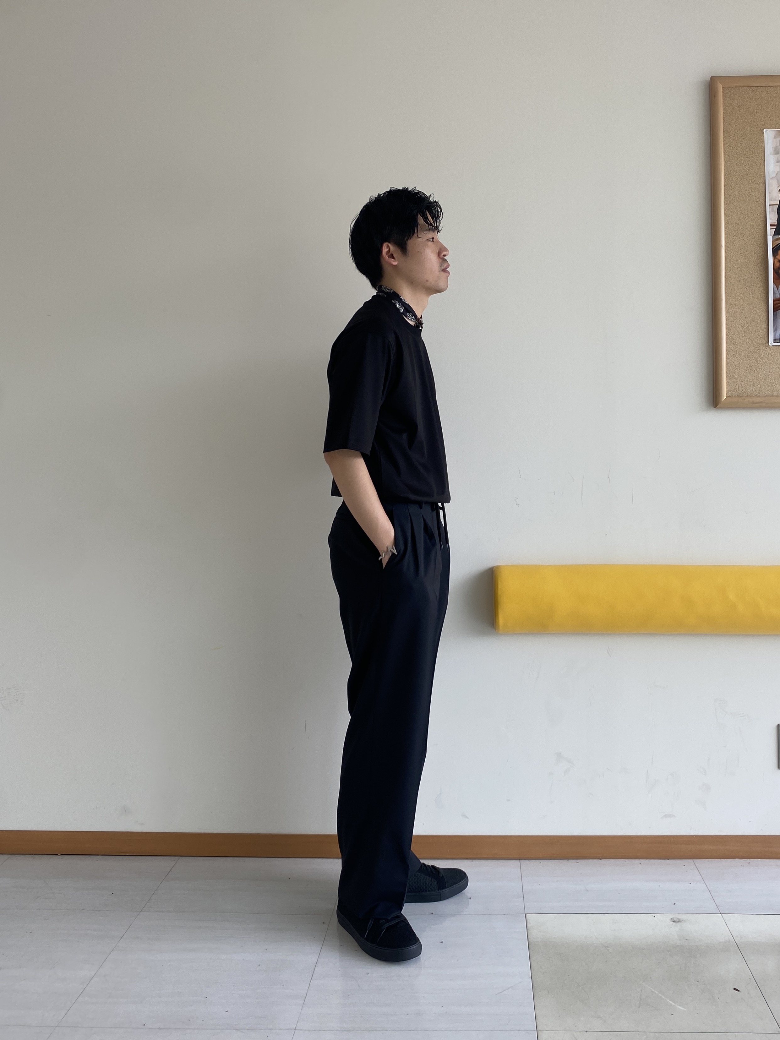 石井友也さんの「TAKEO KIKUCHI｜【BOWLER HAT LABEL】アイスクリアコットン ピンナップガール 半袖Tシャツ」を使ったコーディネート