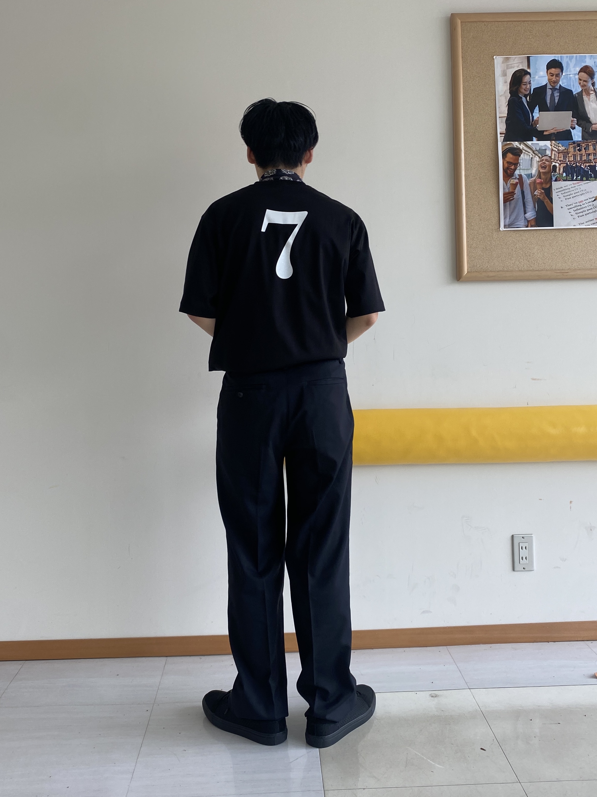 石井友也さんの「TAKEO KIKUCHI｜【BOWLER HAT LABEL】アイスクリアコットン ピンナップガール 半袖Tシャツ」を使ったコーディネート