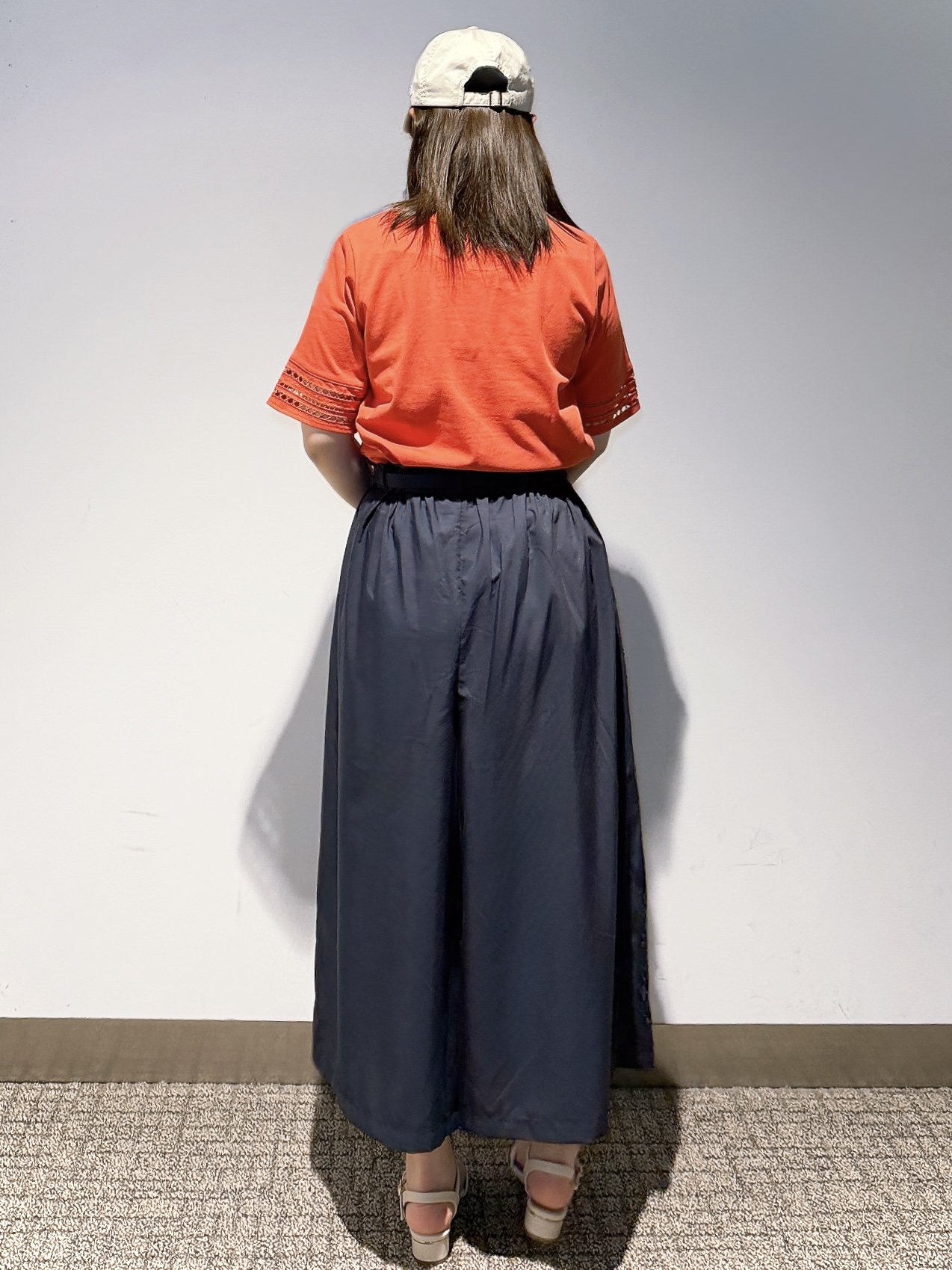 みーさんの「grove｜【二の腕カバー/UV・ひんやり】袖口透かし刺繍Tシャツ」を使ったコーディネート
