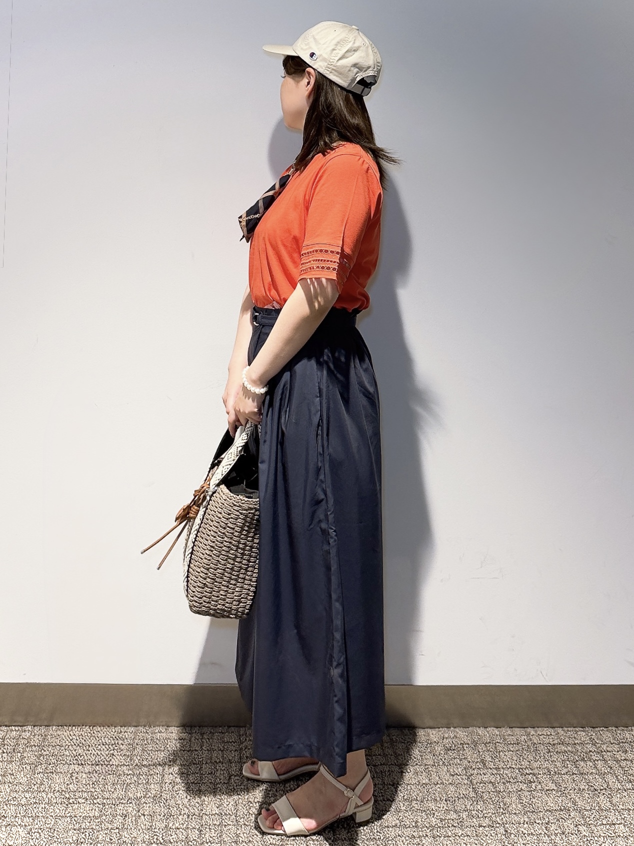 みーさんの「grove｜【二の腕カバー/UV・ひんやり】袖口透かし刺繍Tシャツ」を使ったコーディネート