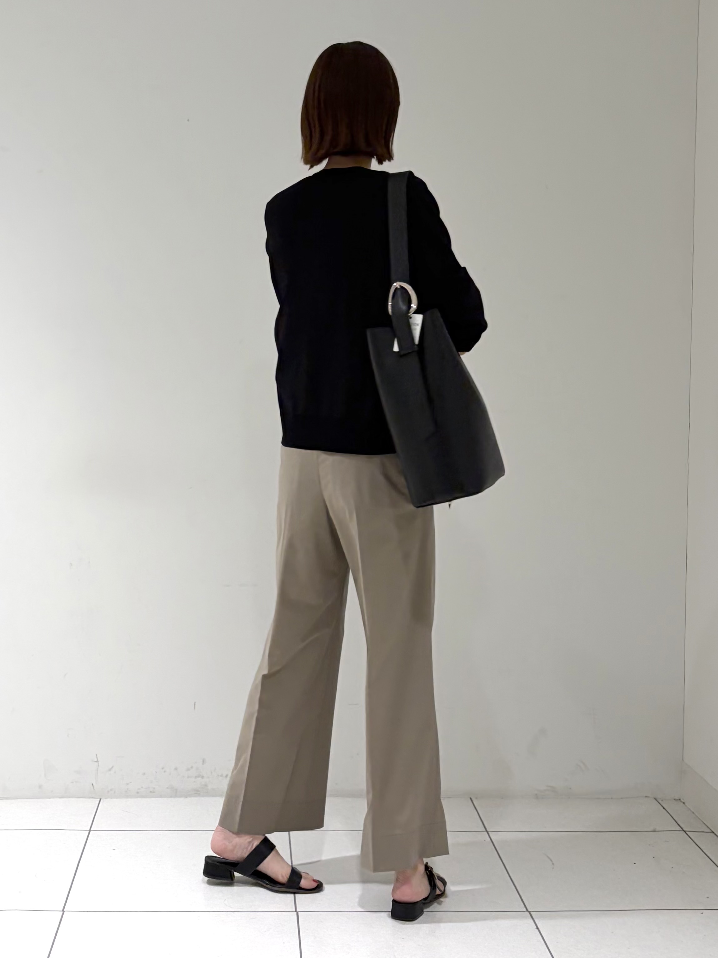 shioriさんの「INDIVI｜【UVケア/接触冷感／アンサンブル】丸首カーディガン＆袖スリット5分袖ニット」を使ったコーディネート