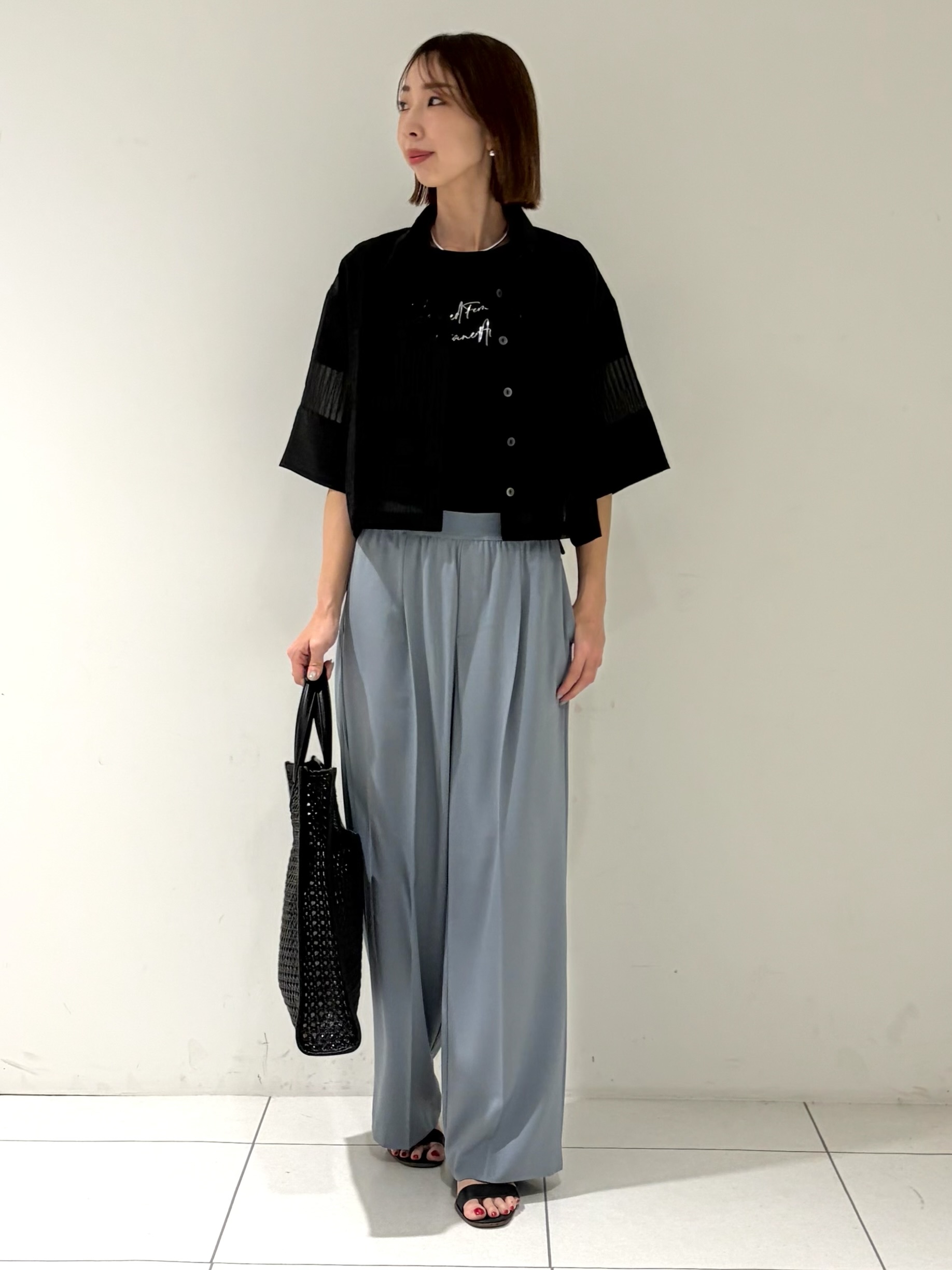 shioriさんの「INDIVI｜ボックスシルエットシアーシャツ【接触冷感】」を使ったコーディネート