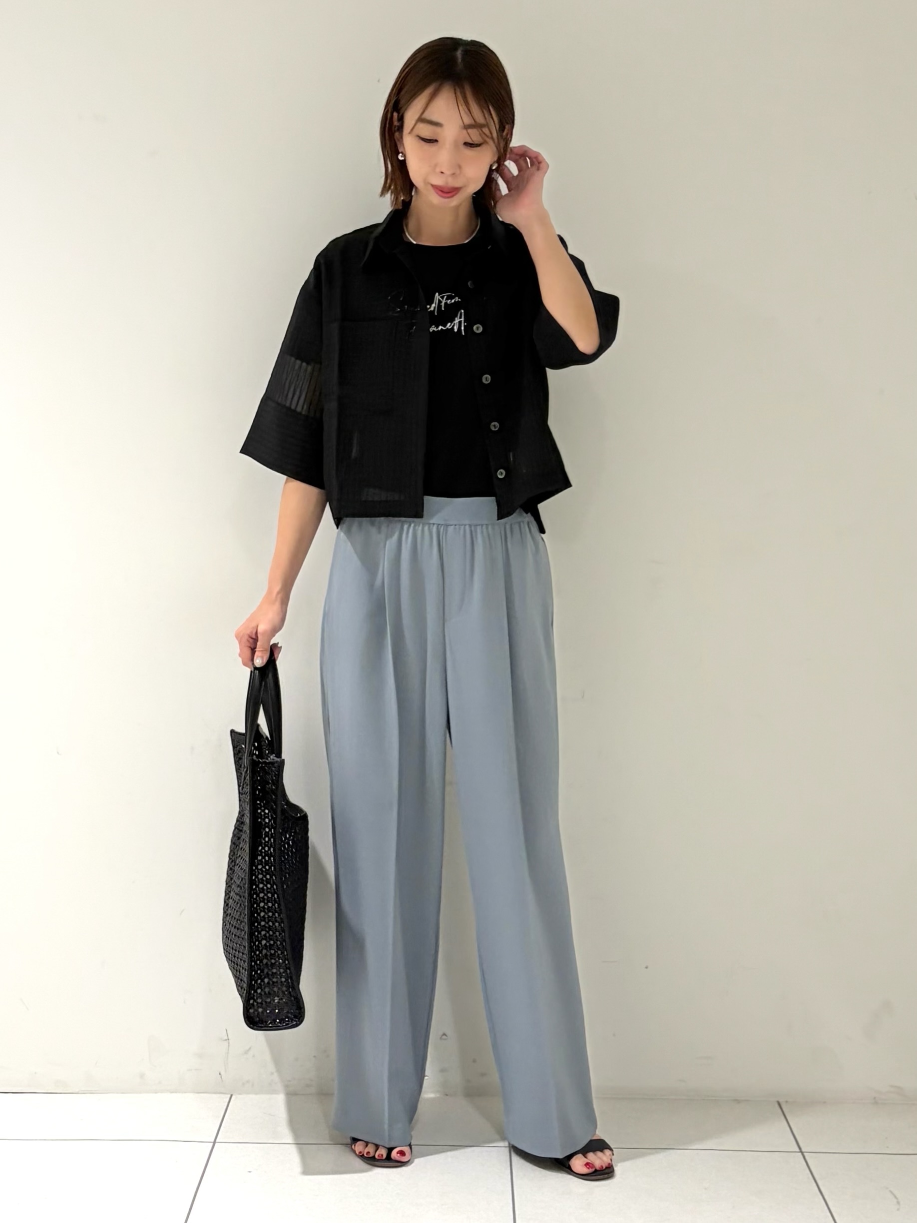 shioriさんの「INDIVI｜ボックスシルエットシアーシャツ【接触冷感】」を使ったコーディネート