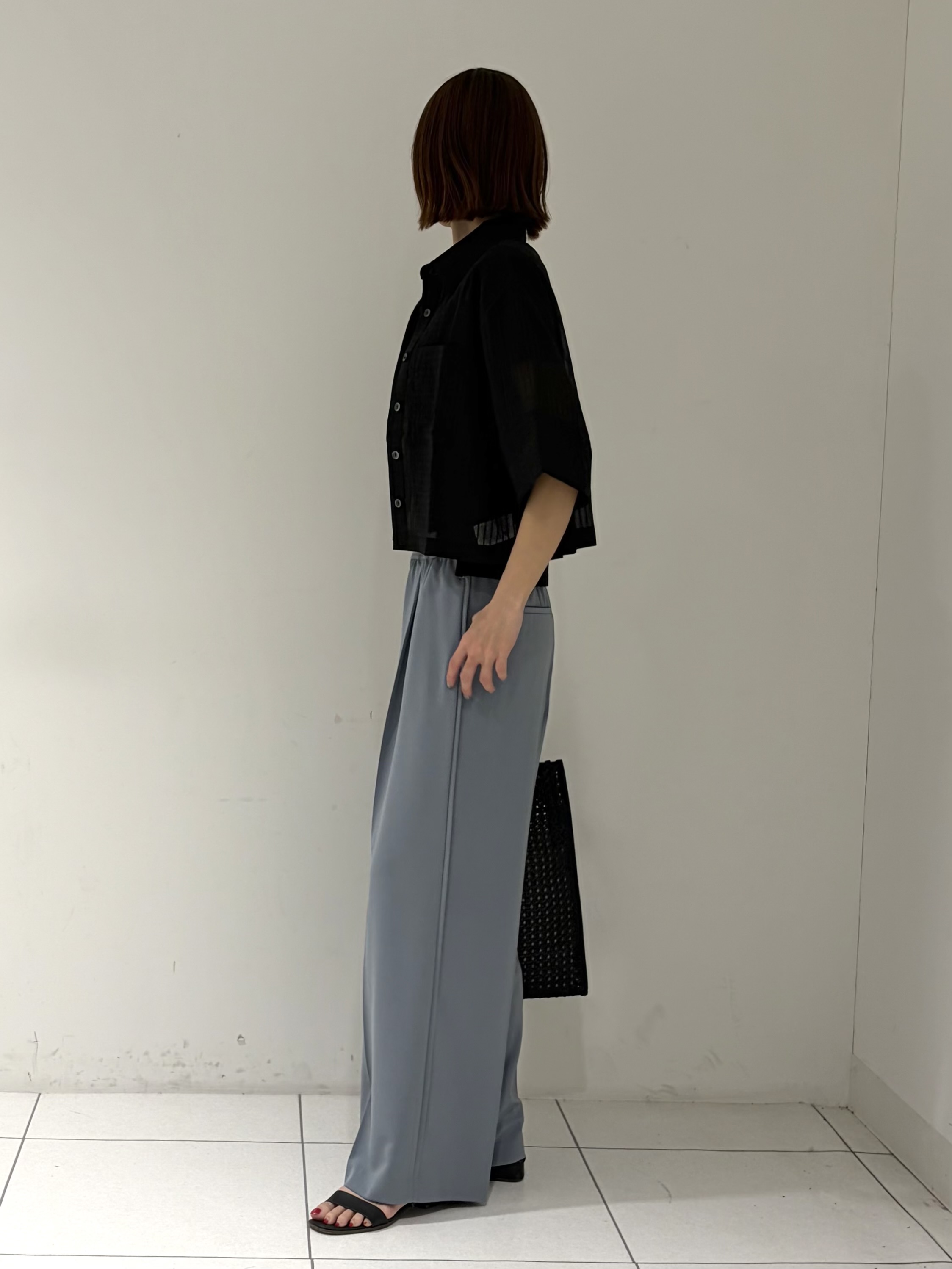 shioriさんの「INDIVI｜ボックスシルエットシアーシャツ【接触冷感】」を使ったコーディネート