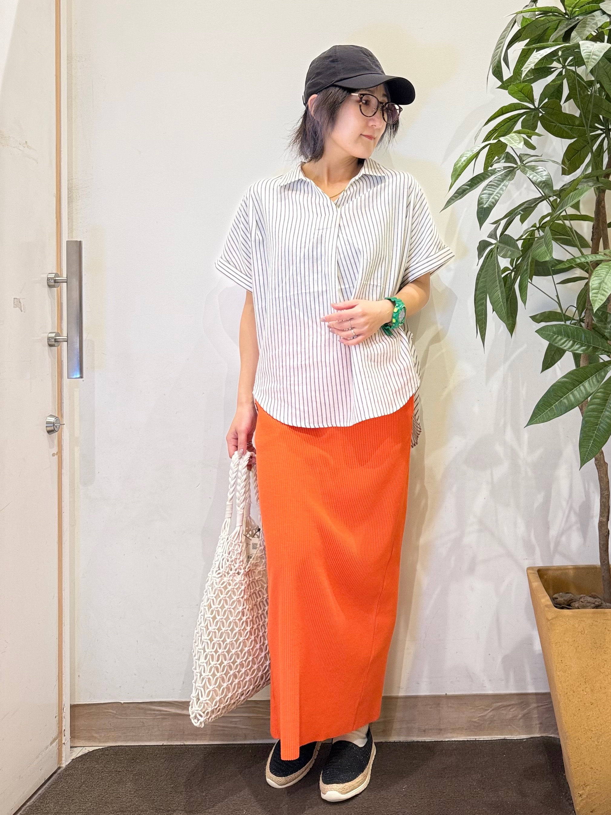 misakiさんの「SHOO･LA･RUE｜【ひんやり/UV】インせず着られる フレンチリネンスキッパーシャツ」を使ったコーディネート