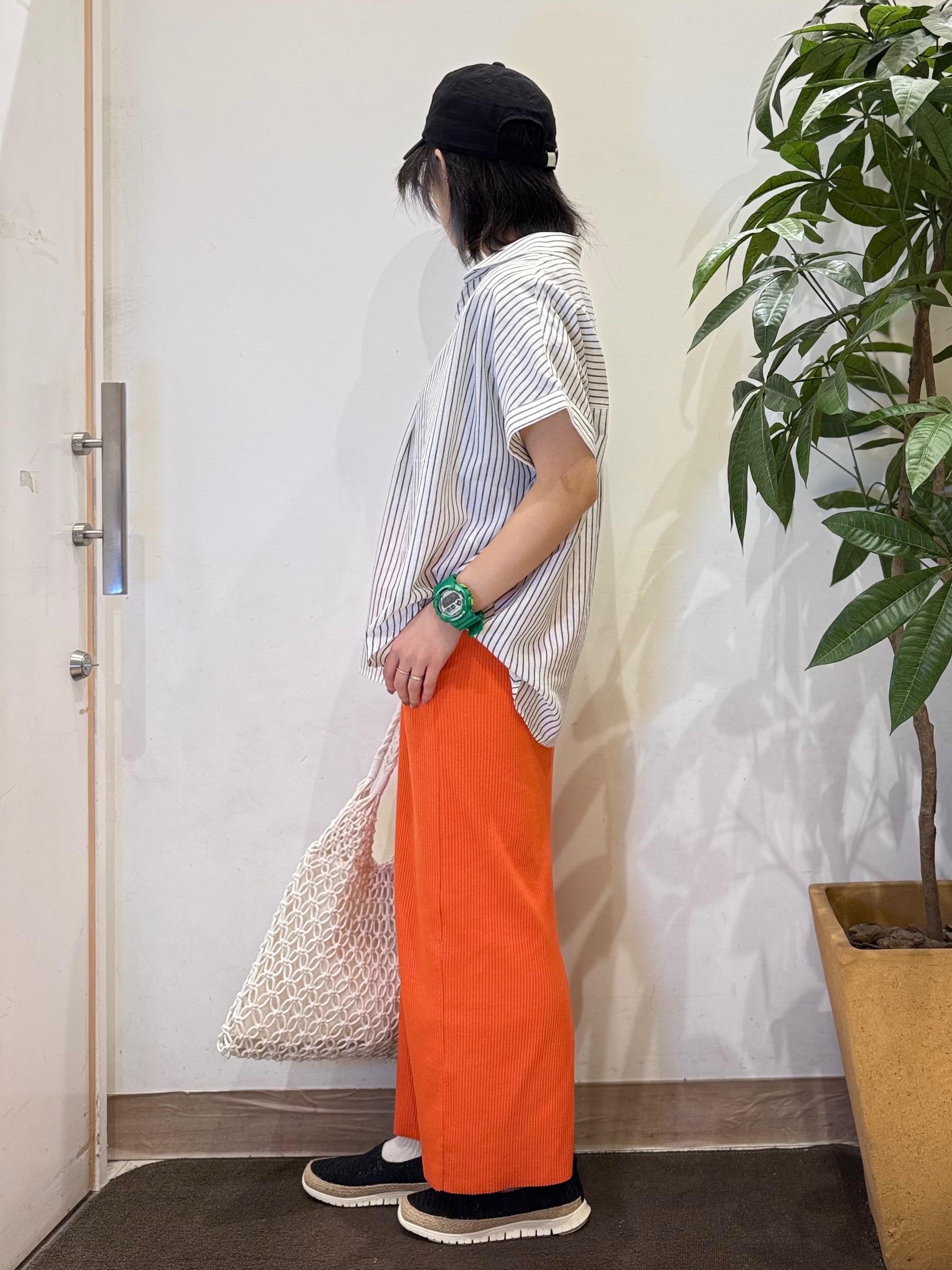 misakiさんの「SHOO･LA･RUE｜【ひんやり/UV】インせず着られる フレンチリネンスキッパーシャツ」を使ったコーディネート