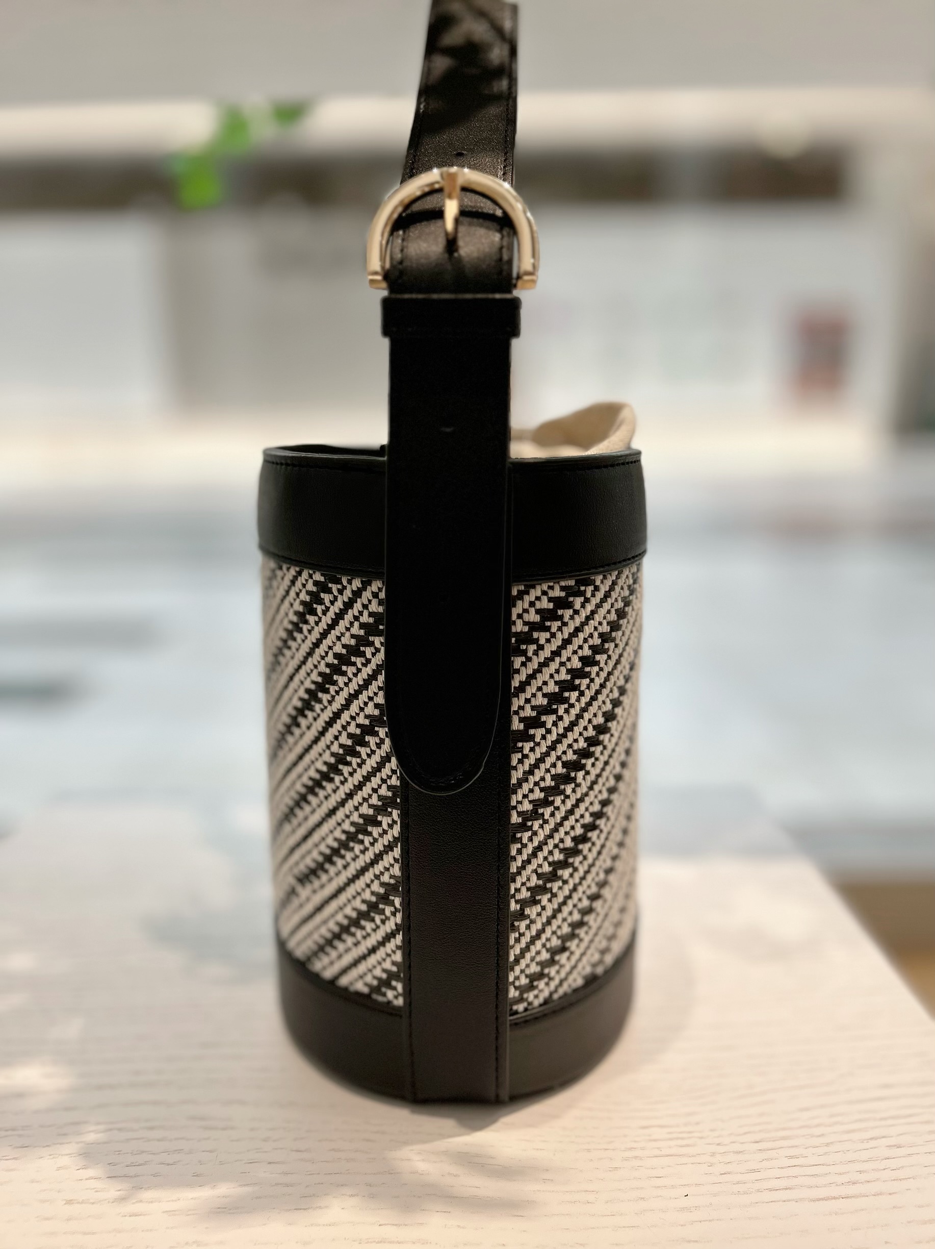YOUKOさんの「Dessin｜ストライプ柄バッグコンビバケツショルダー」を使ったコーディネート