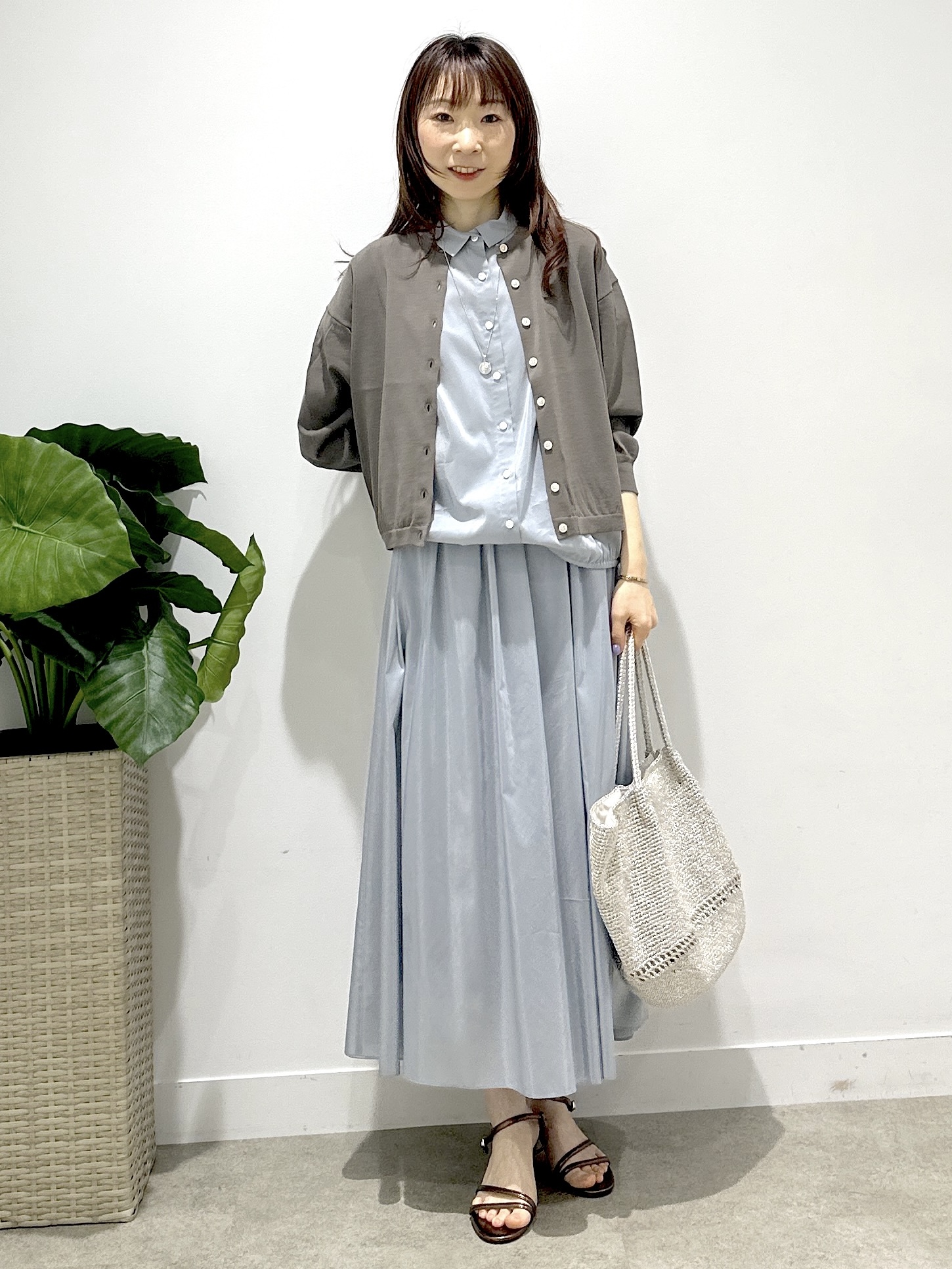 Miwaさんの「UNTITLED｜【セットアップ可/軽量/清涼感】ローンギャザーブラウス」を使ったコーディネート