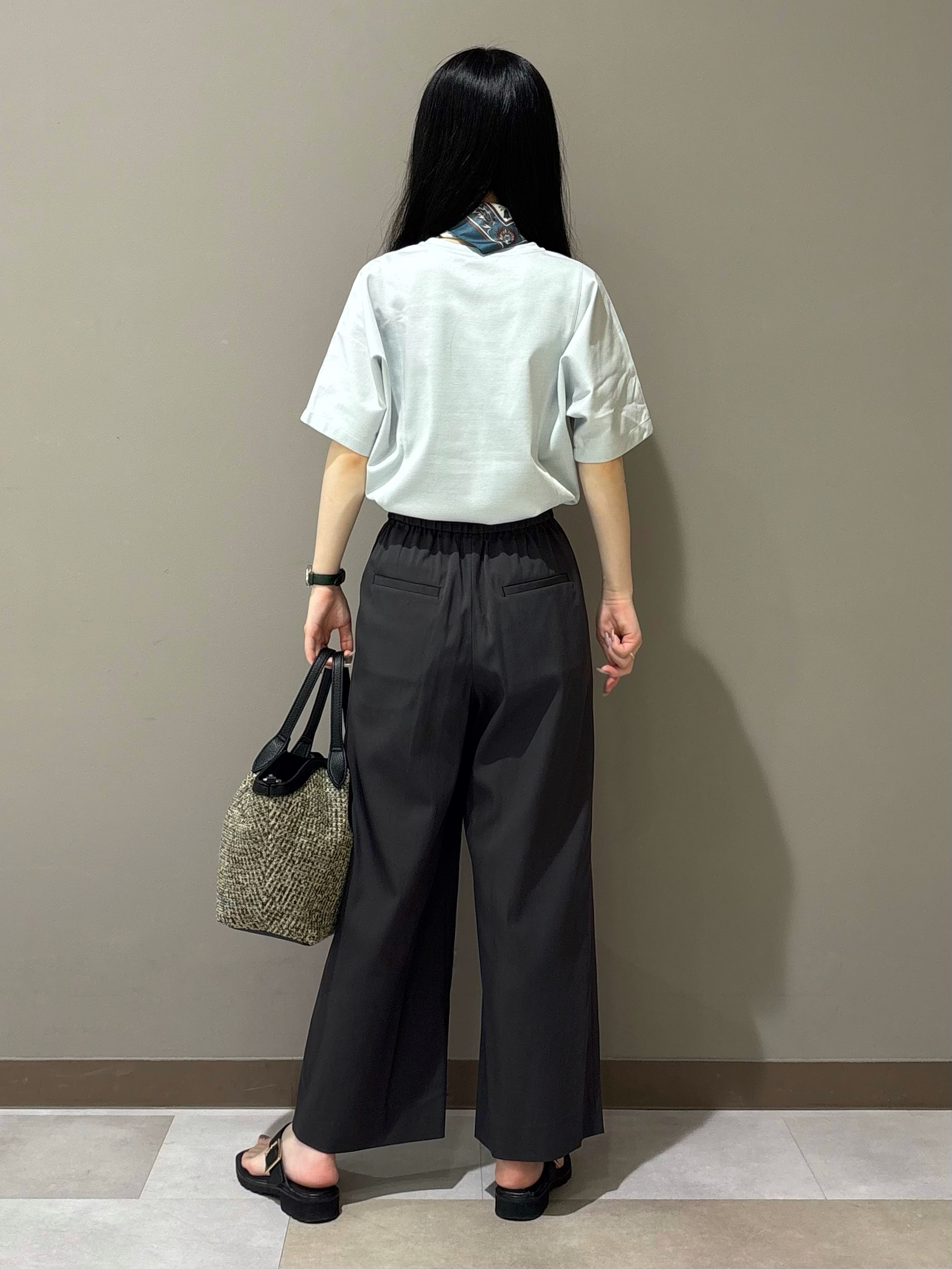 KEIKOさんの「INDIVI｜【UVケア】着流しミドル丈カーディガンジャージ」を使ったコーディネート