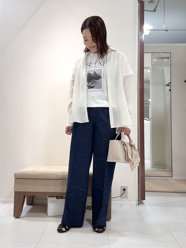 YUIさんの「UNTITLED｜【2WAY/マシンウォッシャブル】カシュクールデザインシャツ」を使ったコーディネート