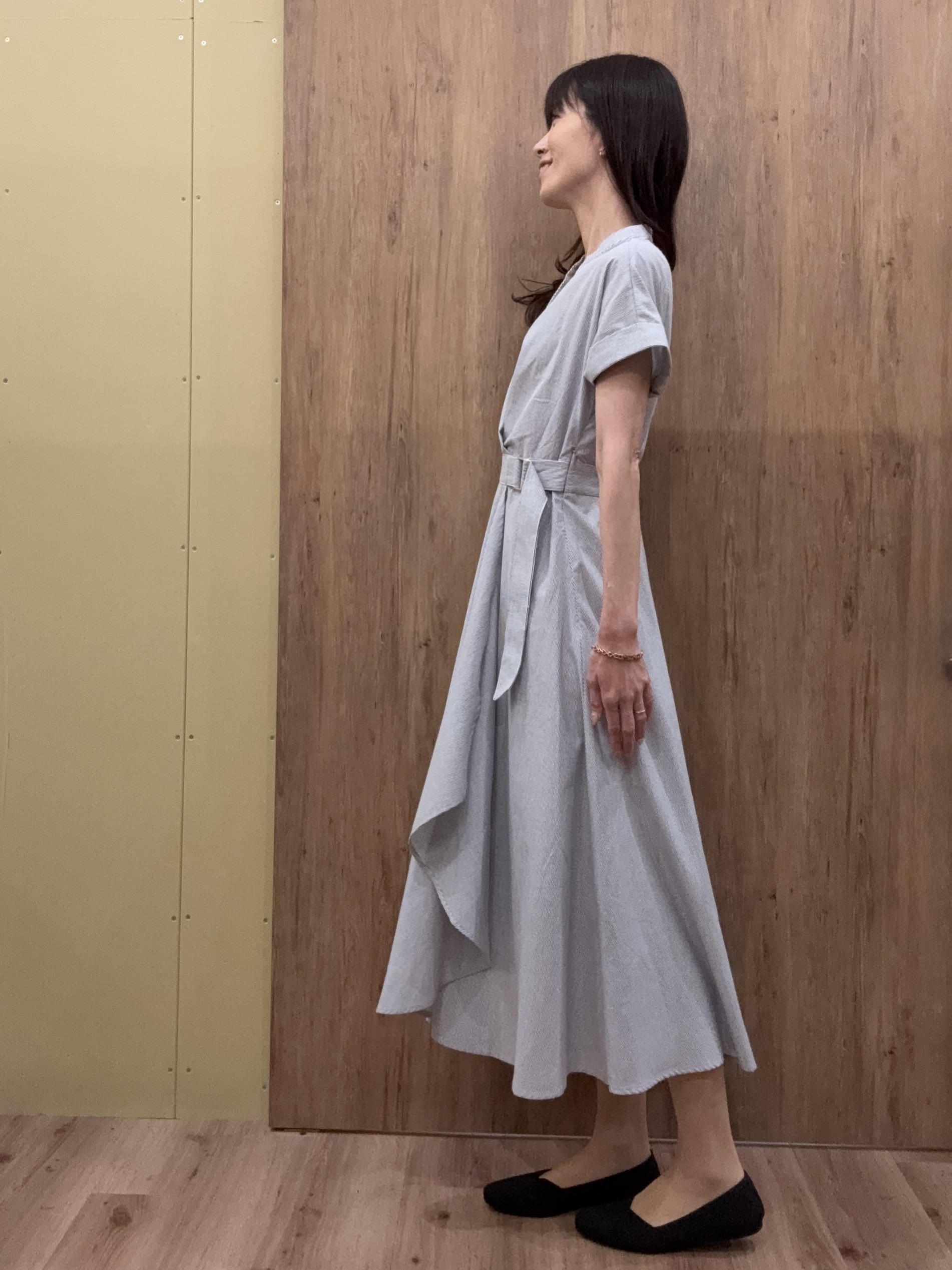 Ayakoさんの「grove｜【洗える】さらっと軽やか、カシュクール風サッカーワンピース」を使ったコーディネート