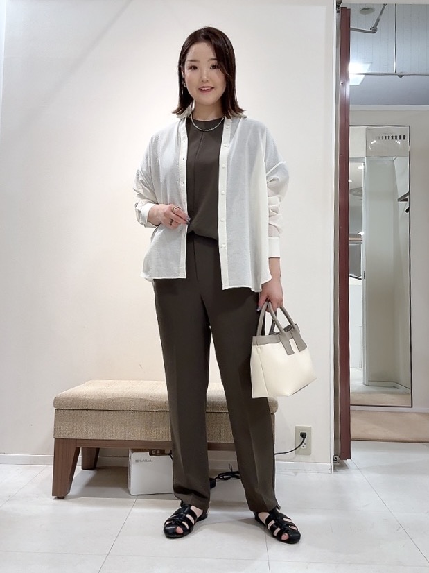 YUIさんの「UNTITLED｜【2WAY/マシンウォッシャブル】カシュクールデザインシャツ」を使ったコーディネート