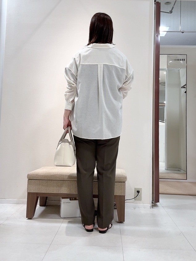 YUIさんの「UNTITLED｜【2WAY/マシンウォッシャブル】カシュクールデザインシャツ」を使ったコーディネート