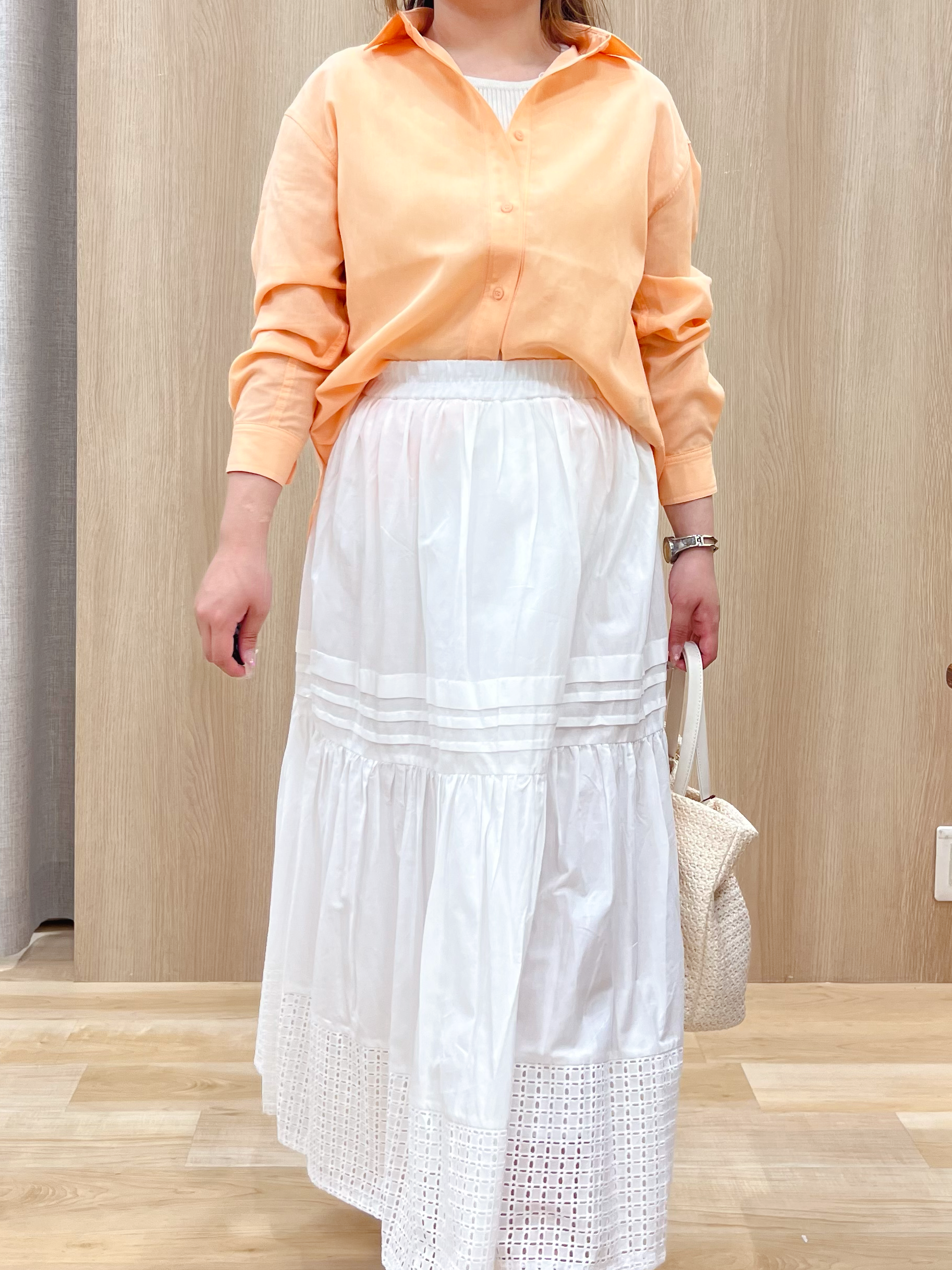 みことさんの「grove｜【洗濯機OK・ひんやり】朝晩の気温差に◎軽やかシアーシャツ」を使ったコーディネート