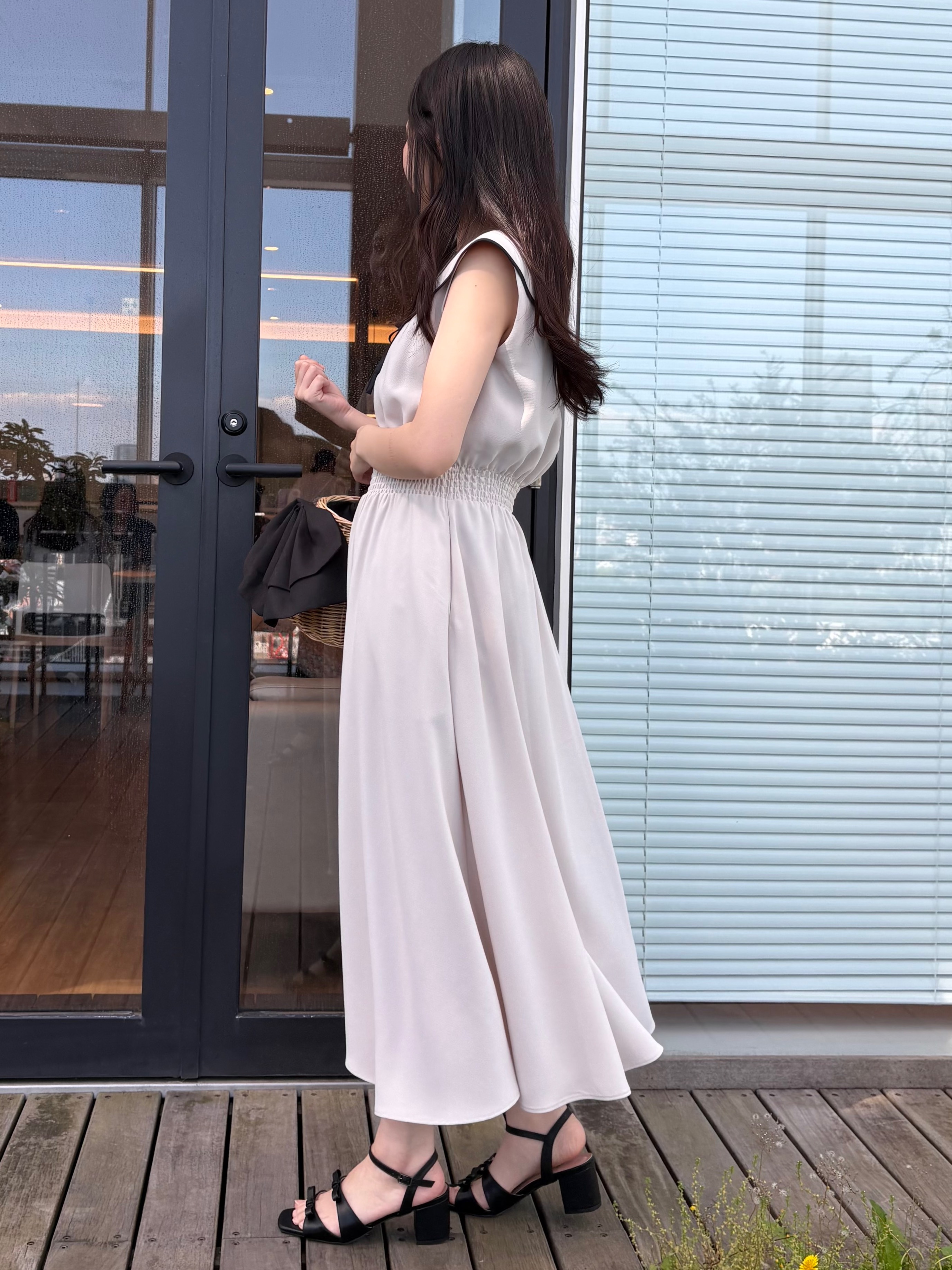 AOIさんの「Couture brooch｜【洗える】リネンライク マリンワンピース」を使ったコーディネート
