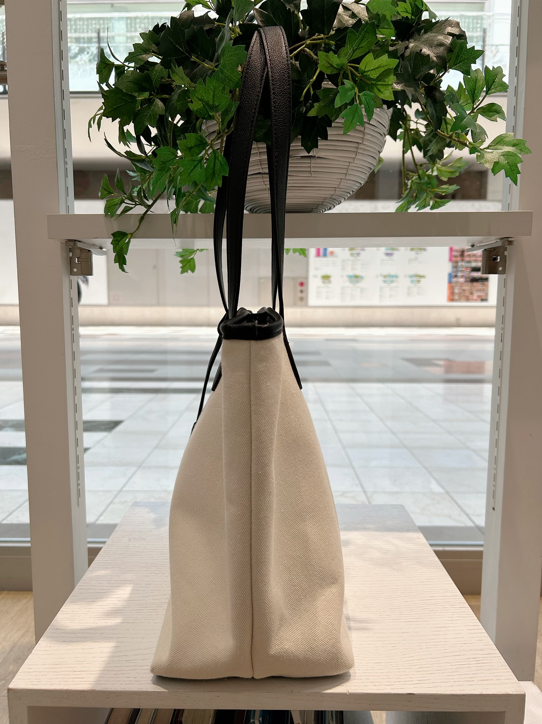 YOUKOさんの「Dessin｜【A4収納可】キャンバス&times;レザー調トート」を使ったコーディネート