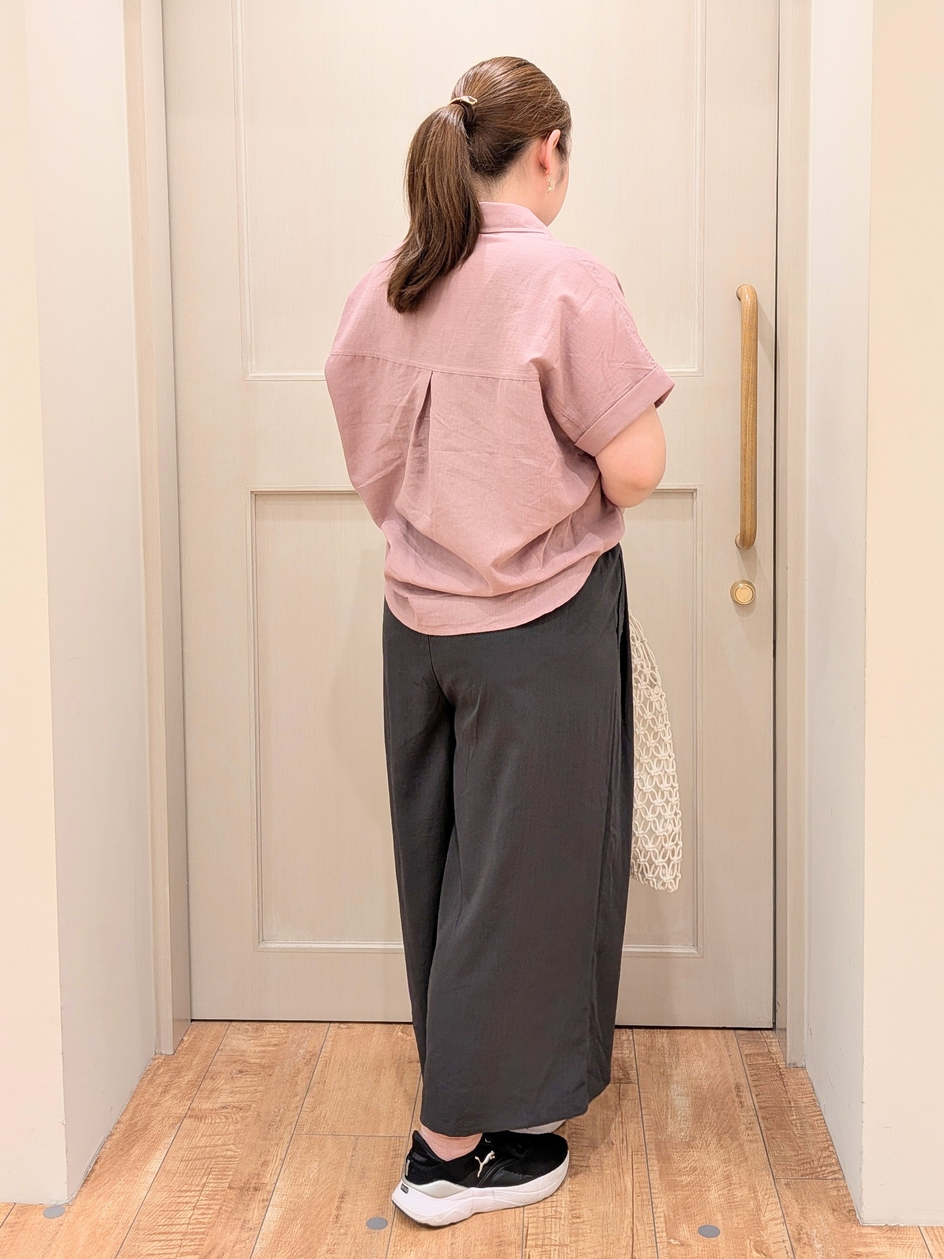 ななこさんの「SHOO･LA･RUE｜【ひんやり/UV】インせず着られる フレンチリネンスキッパーシャツ」を使ったコーディネート