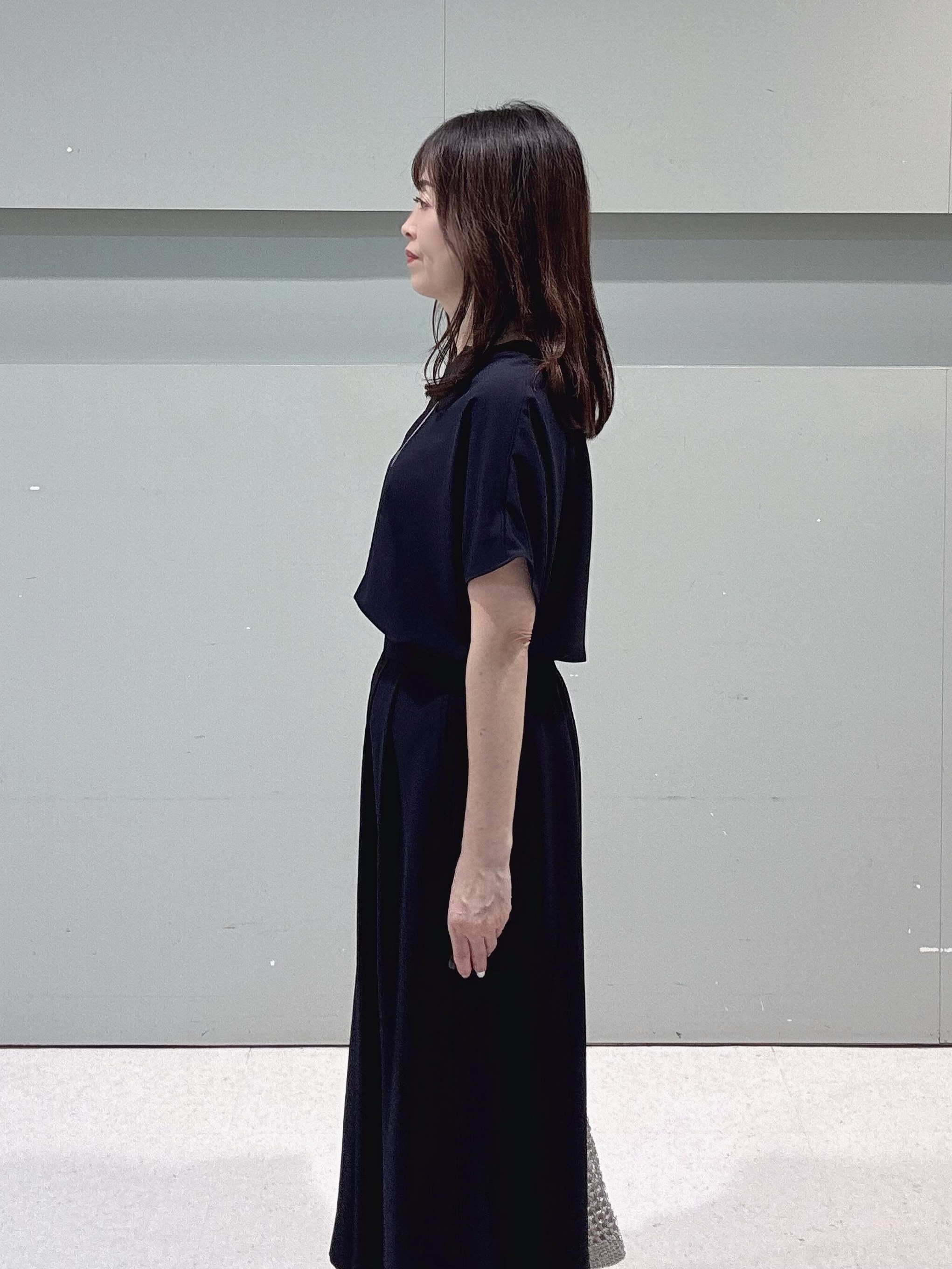 makiさんの「UNTITLED｜【UV/接触冷感/セットアップ可】リラクシーキーVネックブラウス」を使ったコーディネート