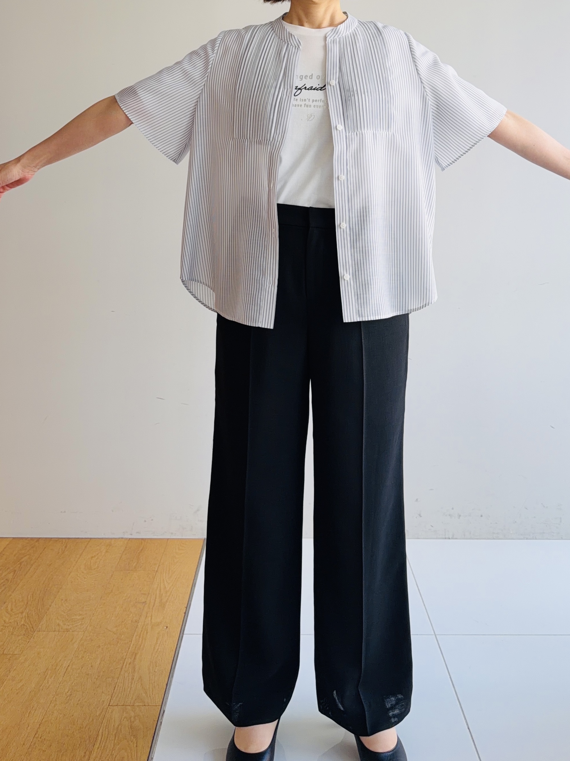 murayamaさんの「INDIVI｜【接触冷感/洗える】シアーシャンブレーピンタックブラウス」を使ったコーディネート