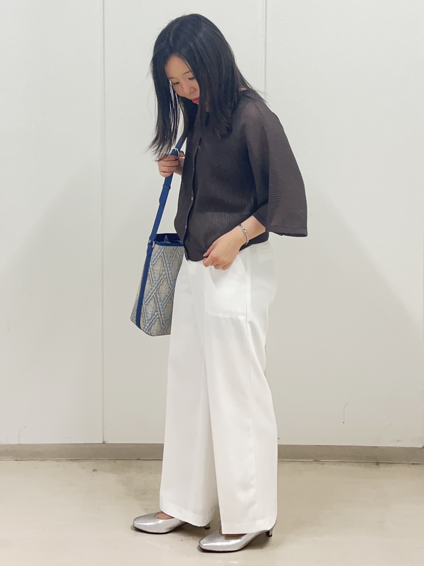 Rihoさんの「Reflect｜【前後2WAY】オフボディ リラクシーニット」を使ったコーディネート