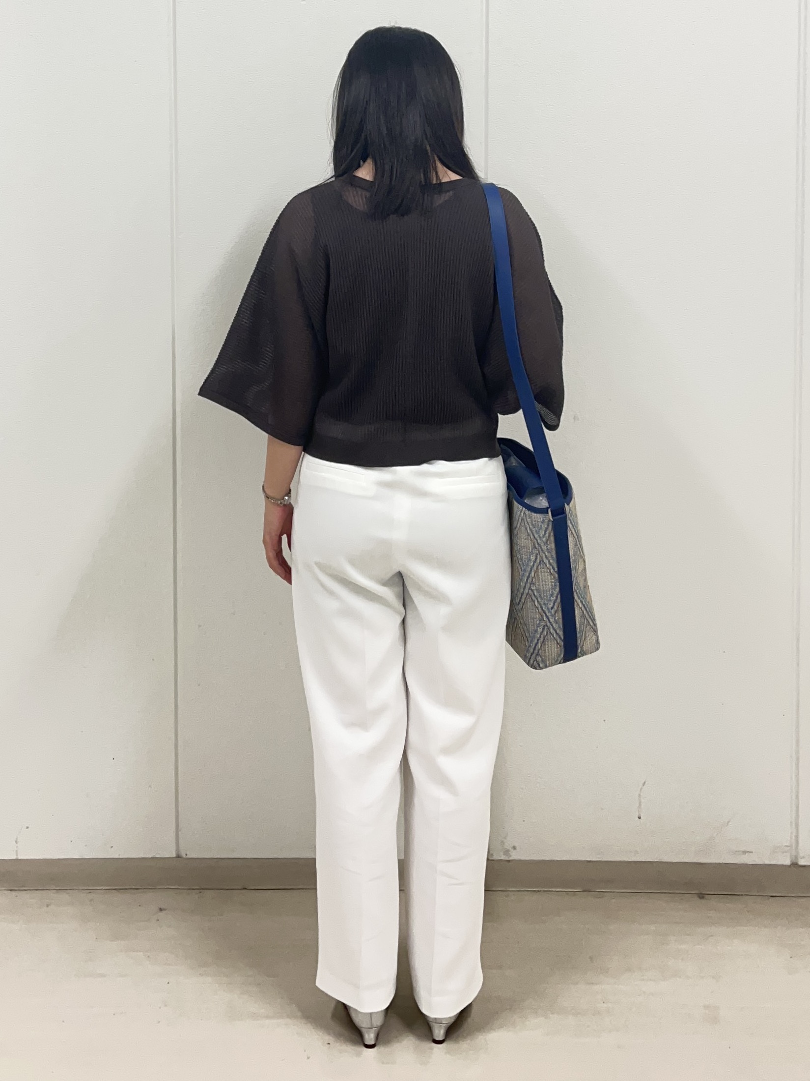Rihoさんの「Reflect｜【前後2WAY】オフボディ リラクシーニット」を使ったコーディネート