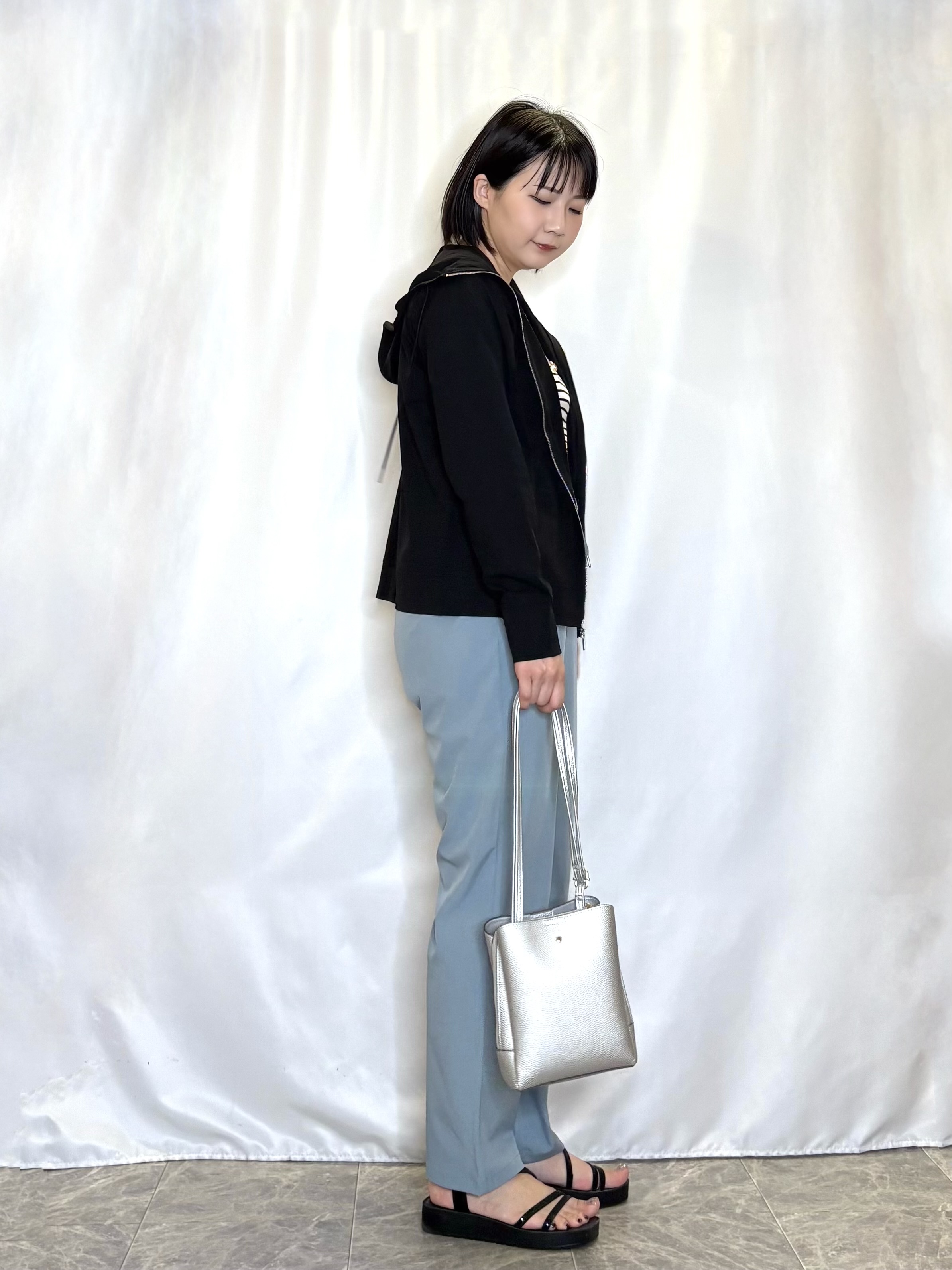 ネリさんの「SHOO･LA･RUE｜【ひんやり/UV/洗濯機可】日焼け対策も快適に 指穴つき ジップパーカー」を使ったコーディネート