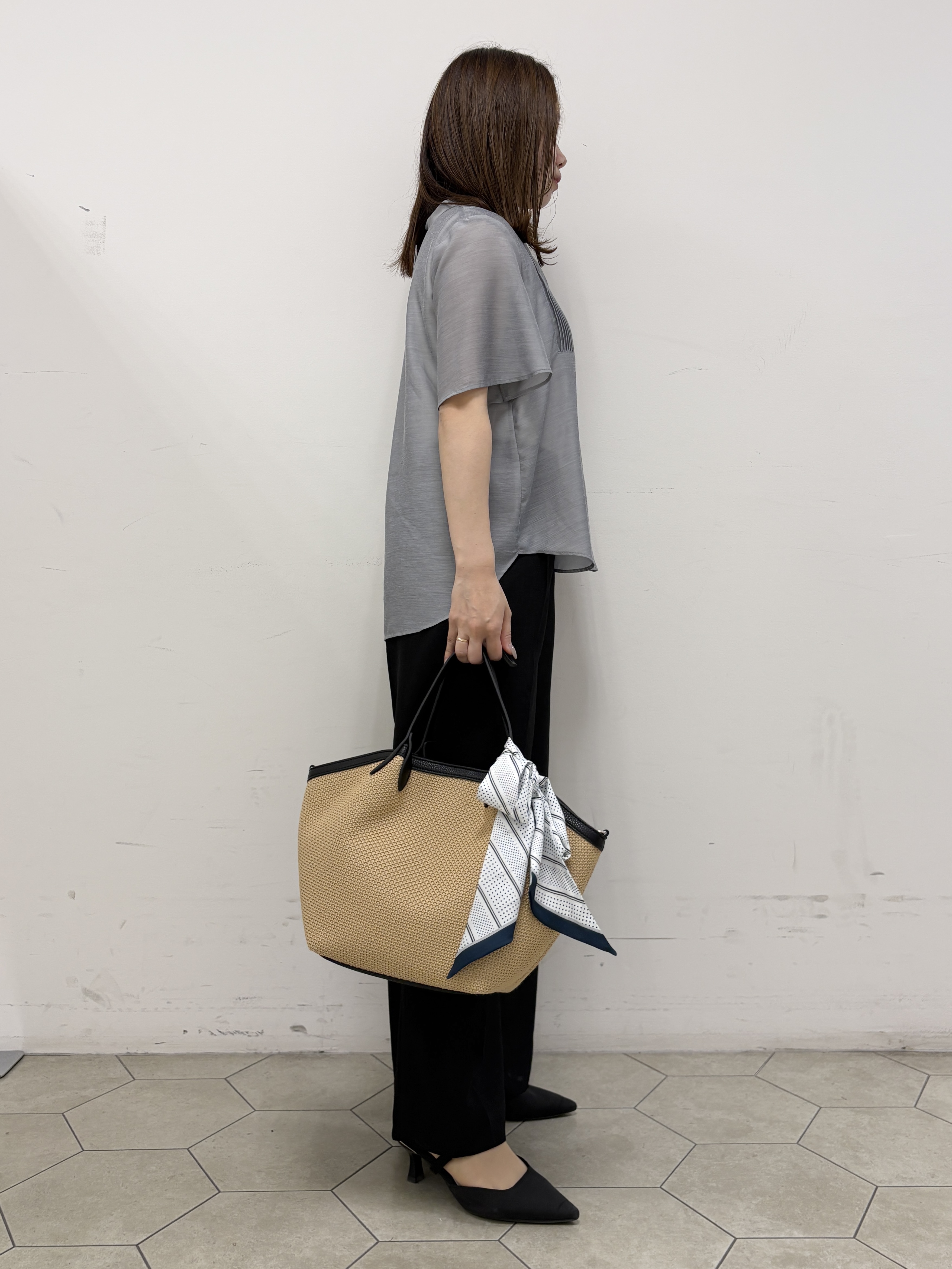 kahoさんの「INDIVI｜【接触冷感/洗える】シアーシャンブレーピンタックブラウス」を使ったコーディネート