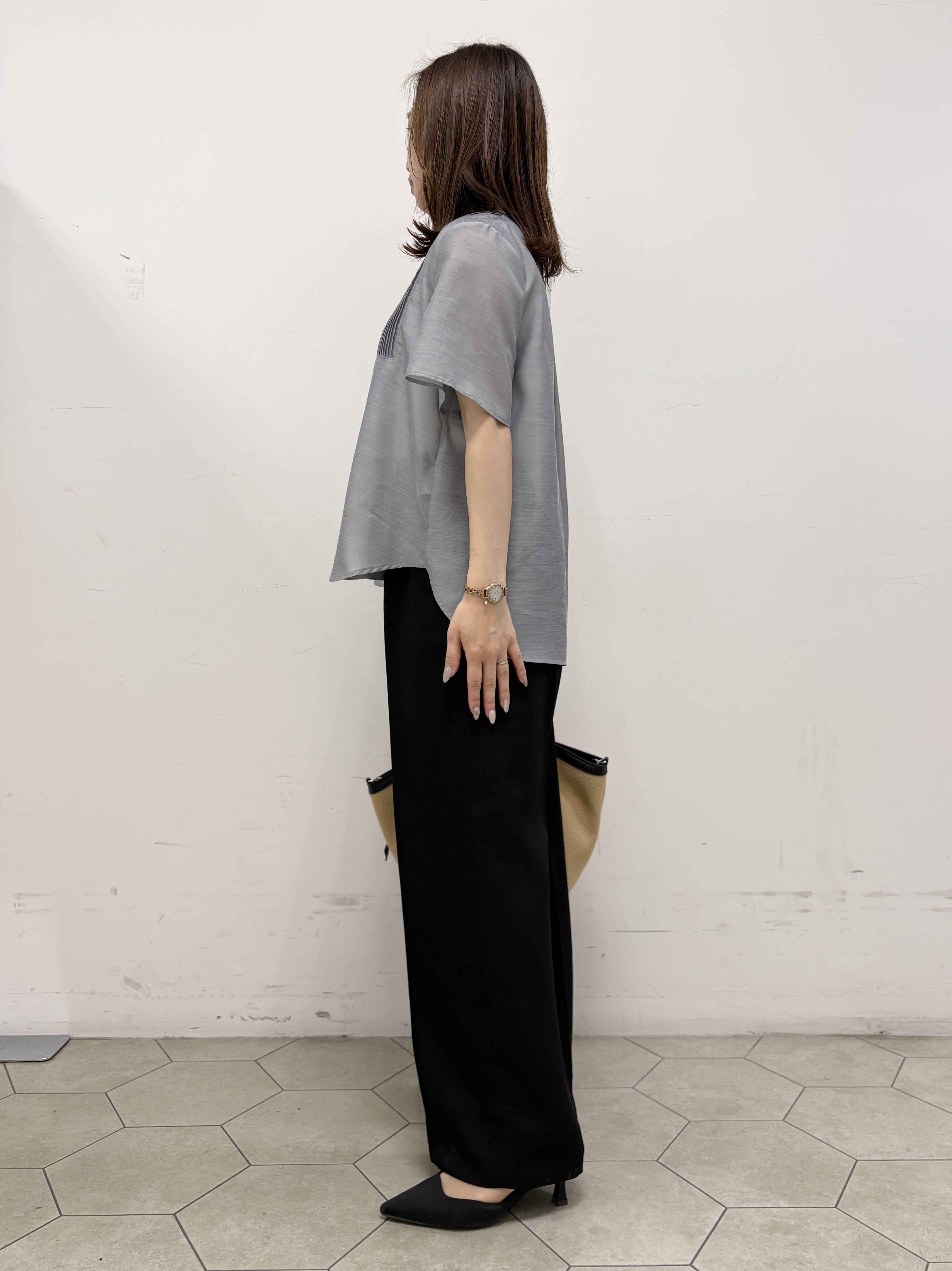 kahoさんの「INDIVI｜【接触冷感/洗える】シアーシャンブレーピンタックブラウス」を使ったコーディネート