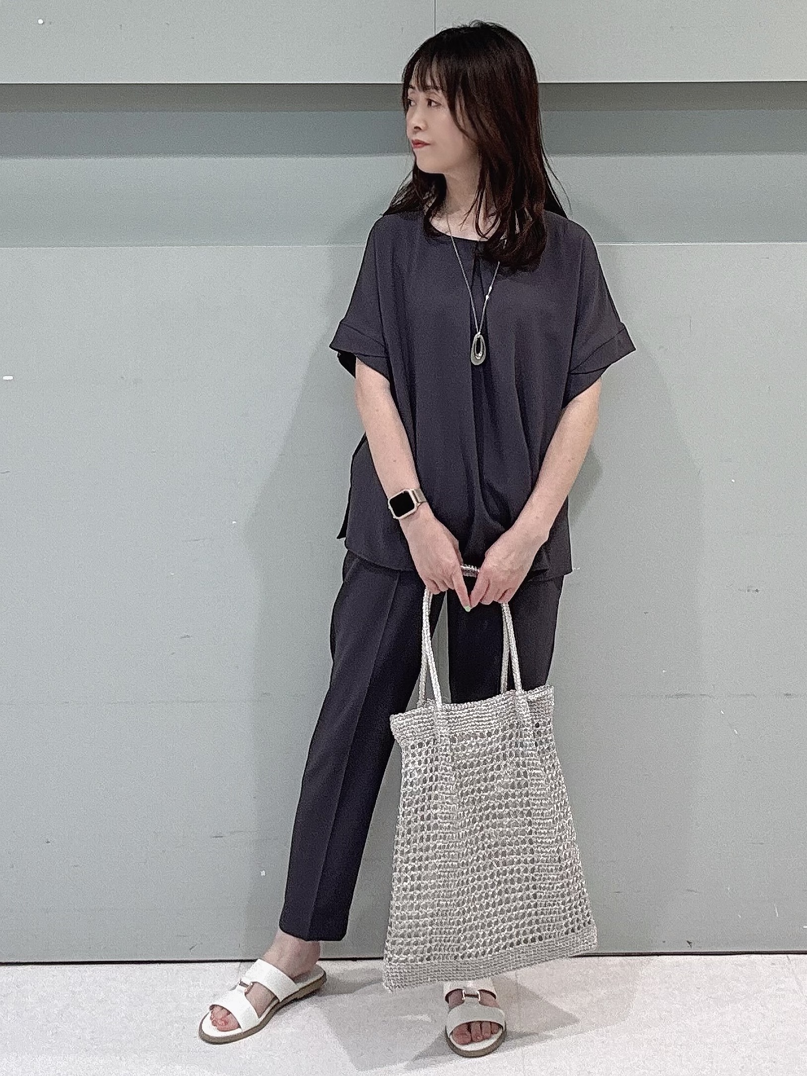 makiさんの「UNTITLED｜【雨の日対策/はっ水/セットアップ可】リラクシーテーパードパンツ」を使ったコーディネート