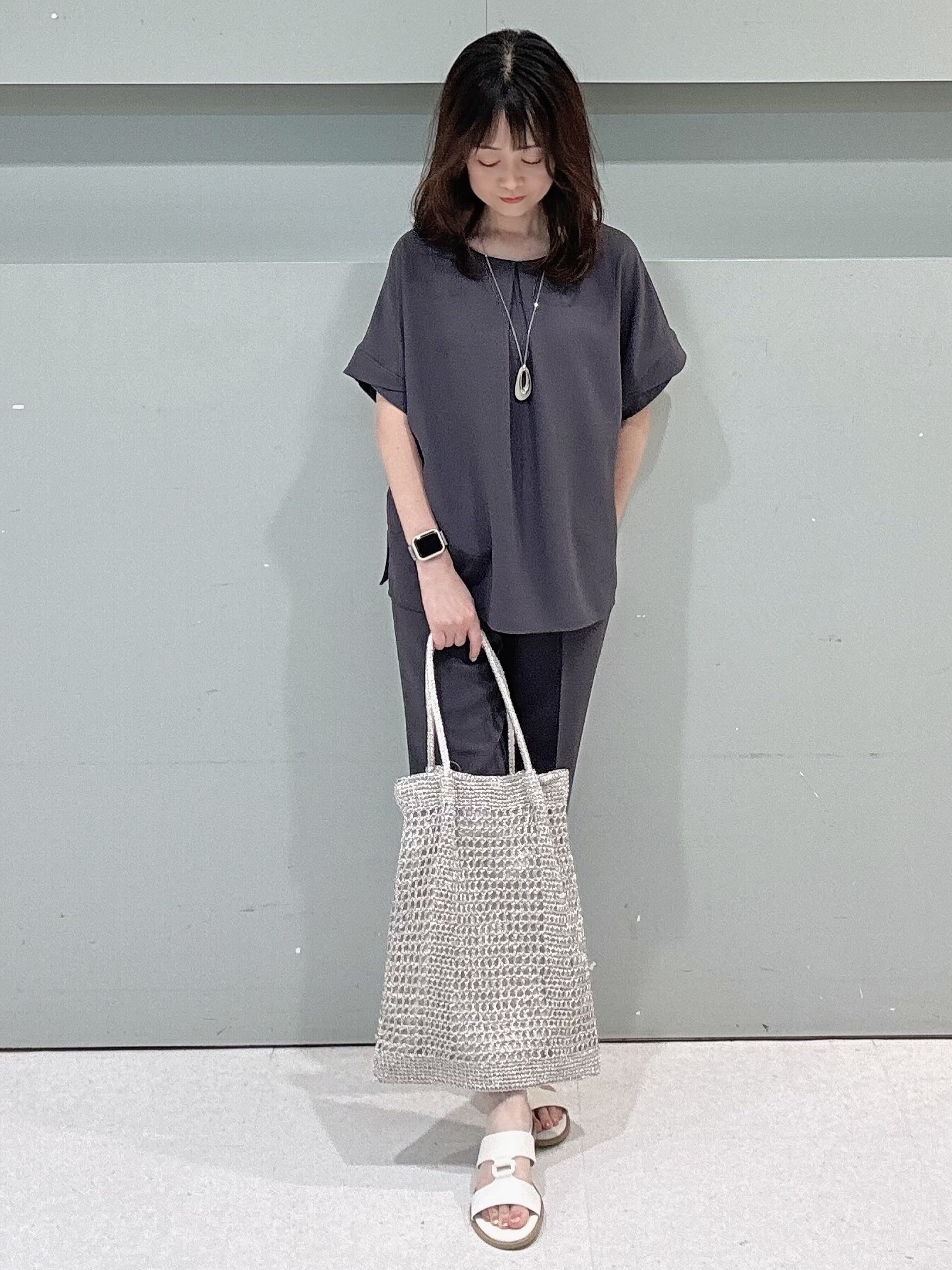 makiさんの「UNTITLED｜【雨の日対策/はっ水/セットアップ可】リラクシーテーパードパンツ」を使ったコーディネート