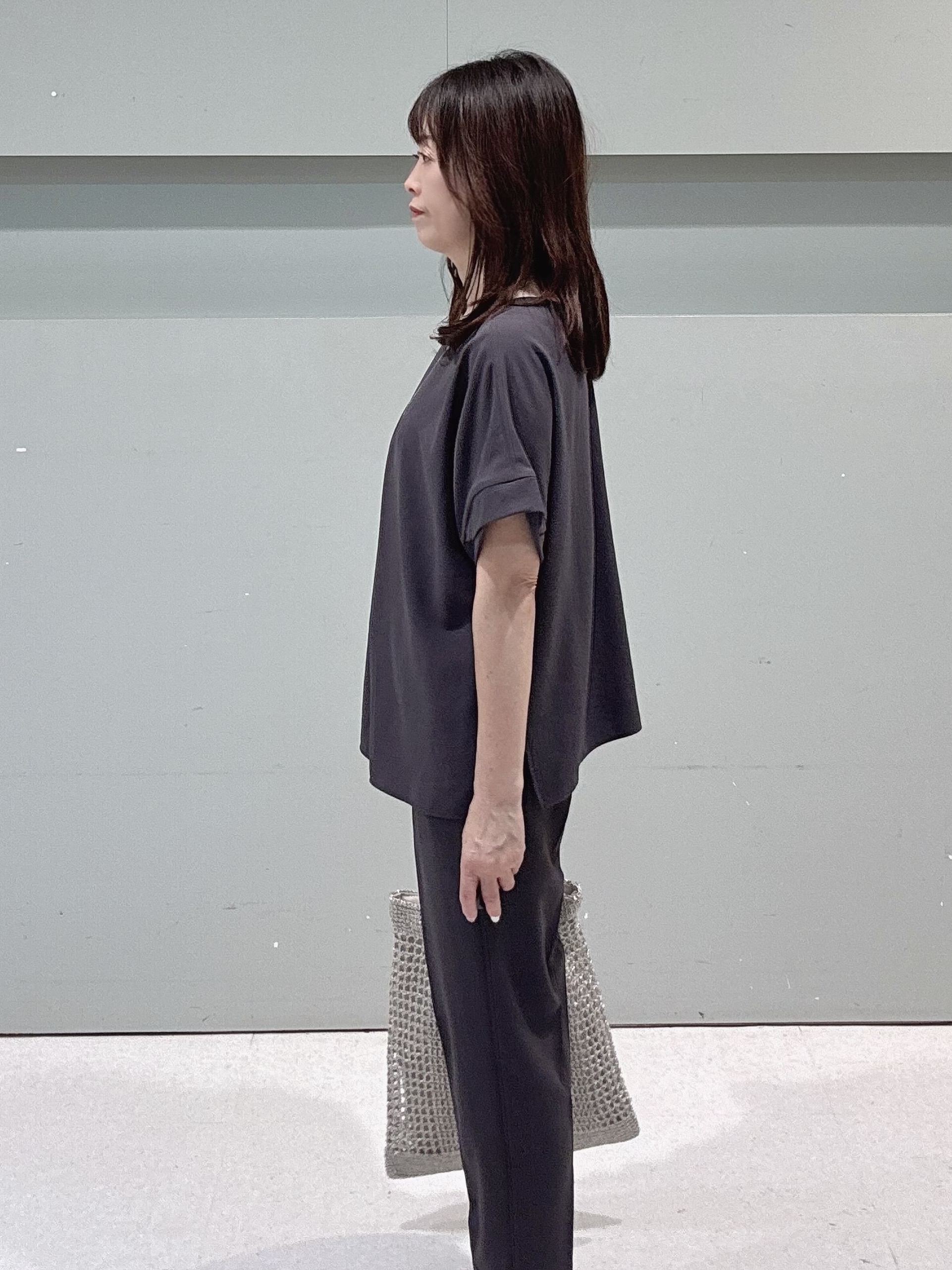 makiさんの「UNTITLED｜【雨の日対策/はっ水/セットアップ可】リラクシーテーパードパンツ」を使ったコーディネート