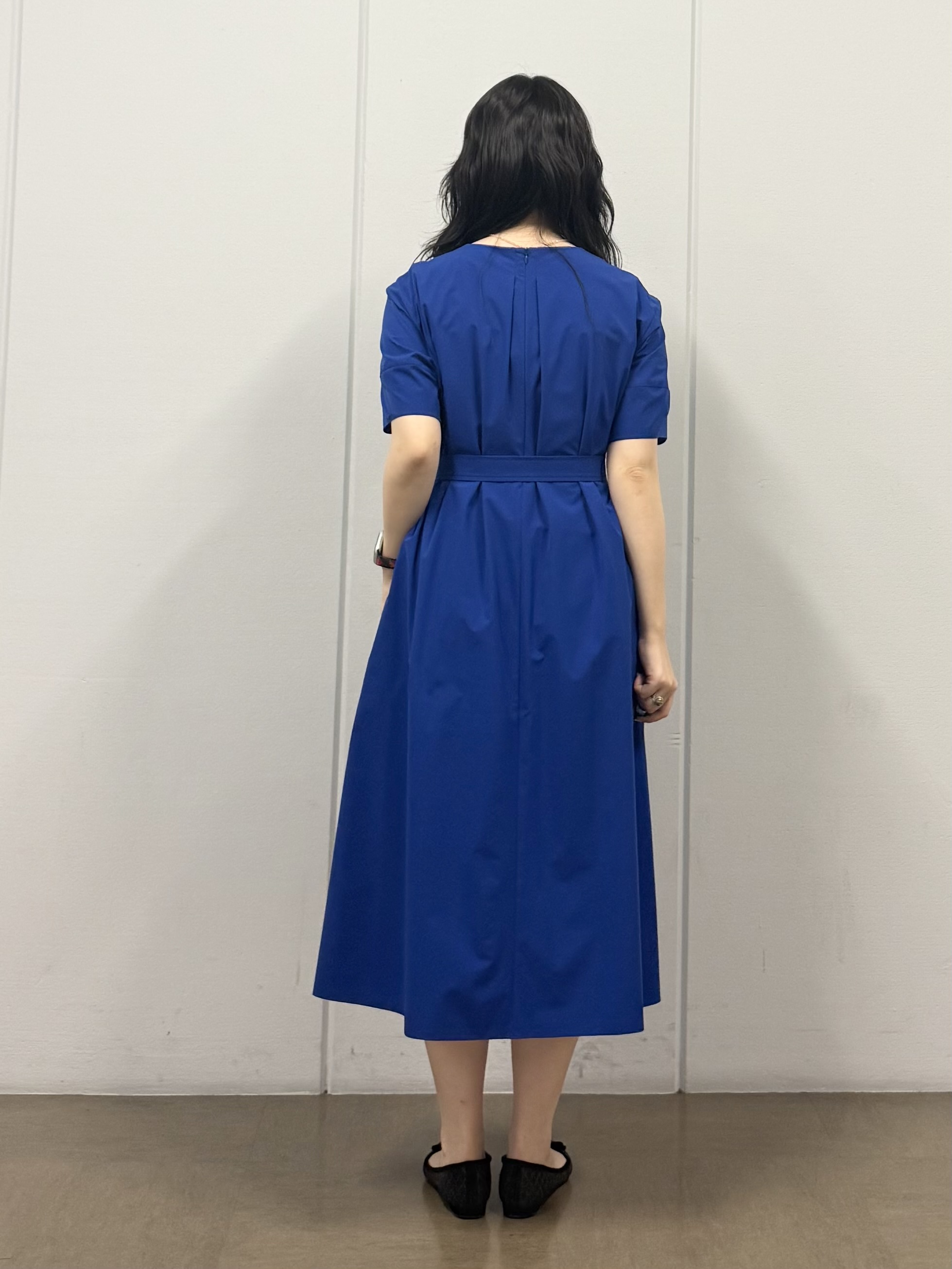 mizukiさんの「INDIVI｜【撥水／UVケア／SETUP可能】軽量5分袖ライトブルゾン」を使ったコーディネート