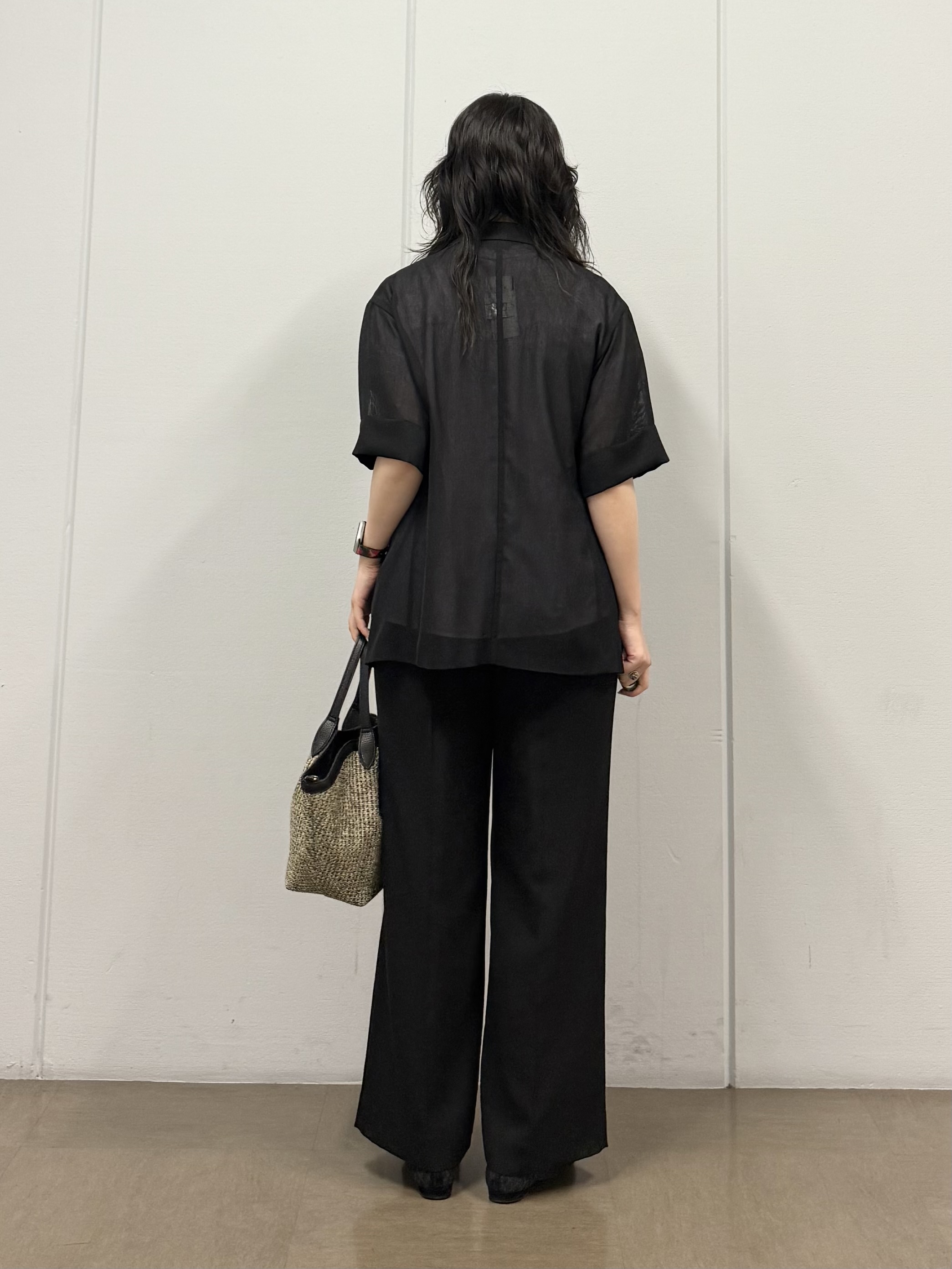 mizukiさんの「INDIVI｜【洗える／メッシュ素材／SETUP可能】半袖シアージャケット」を使ったコーディネート