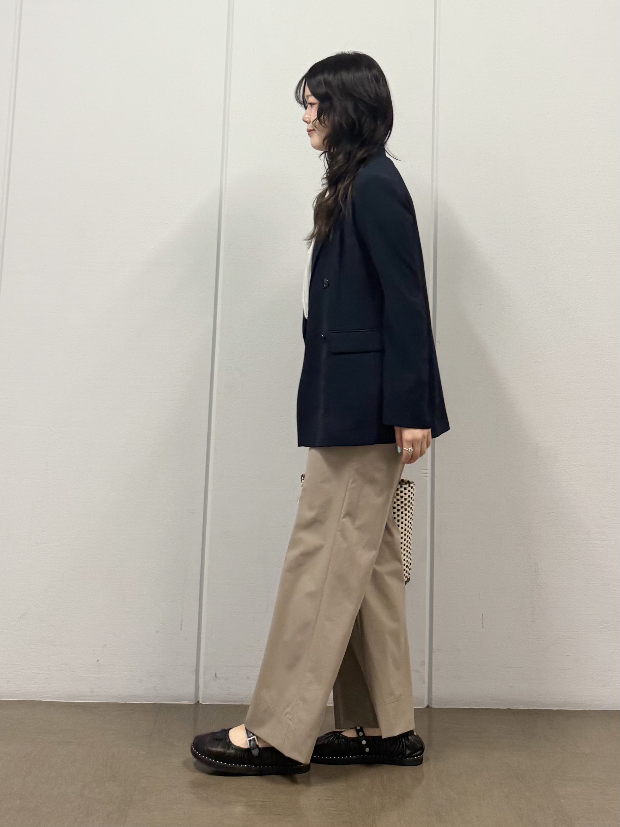 mizukiさんの「INDIVI｜【洗える／軽やか】フリル衿ギャザーブラウス」を使ったコーディネート