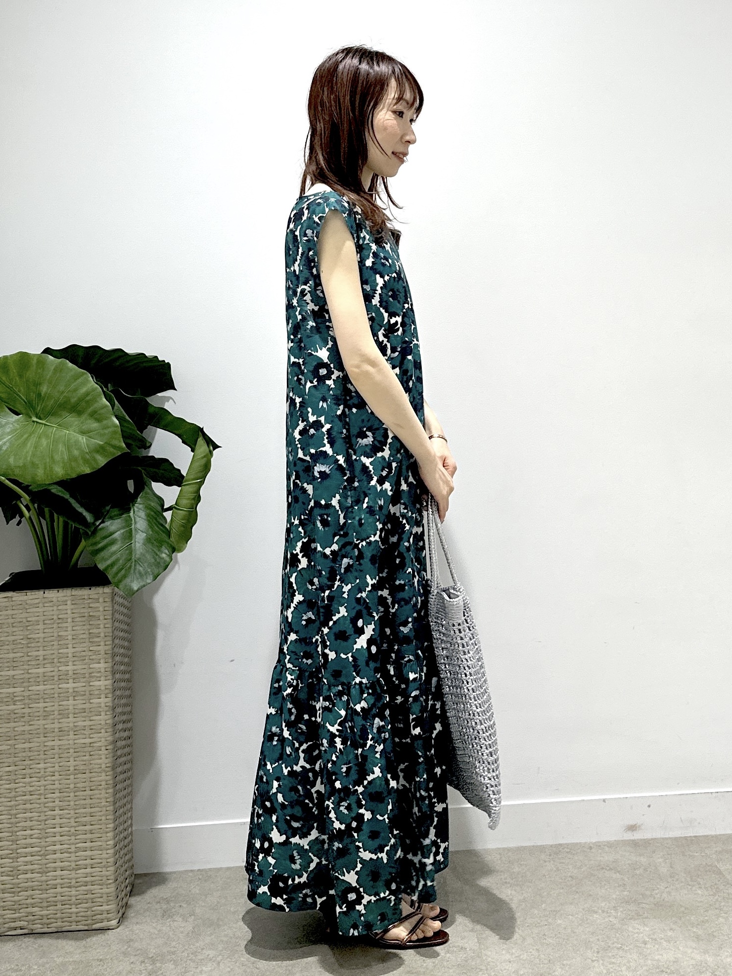 Miwaさんの「UNTITLED｜【7色展開/ゆったり/ショート丈】シアートリコットカーディガン」を使ったコーディネート