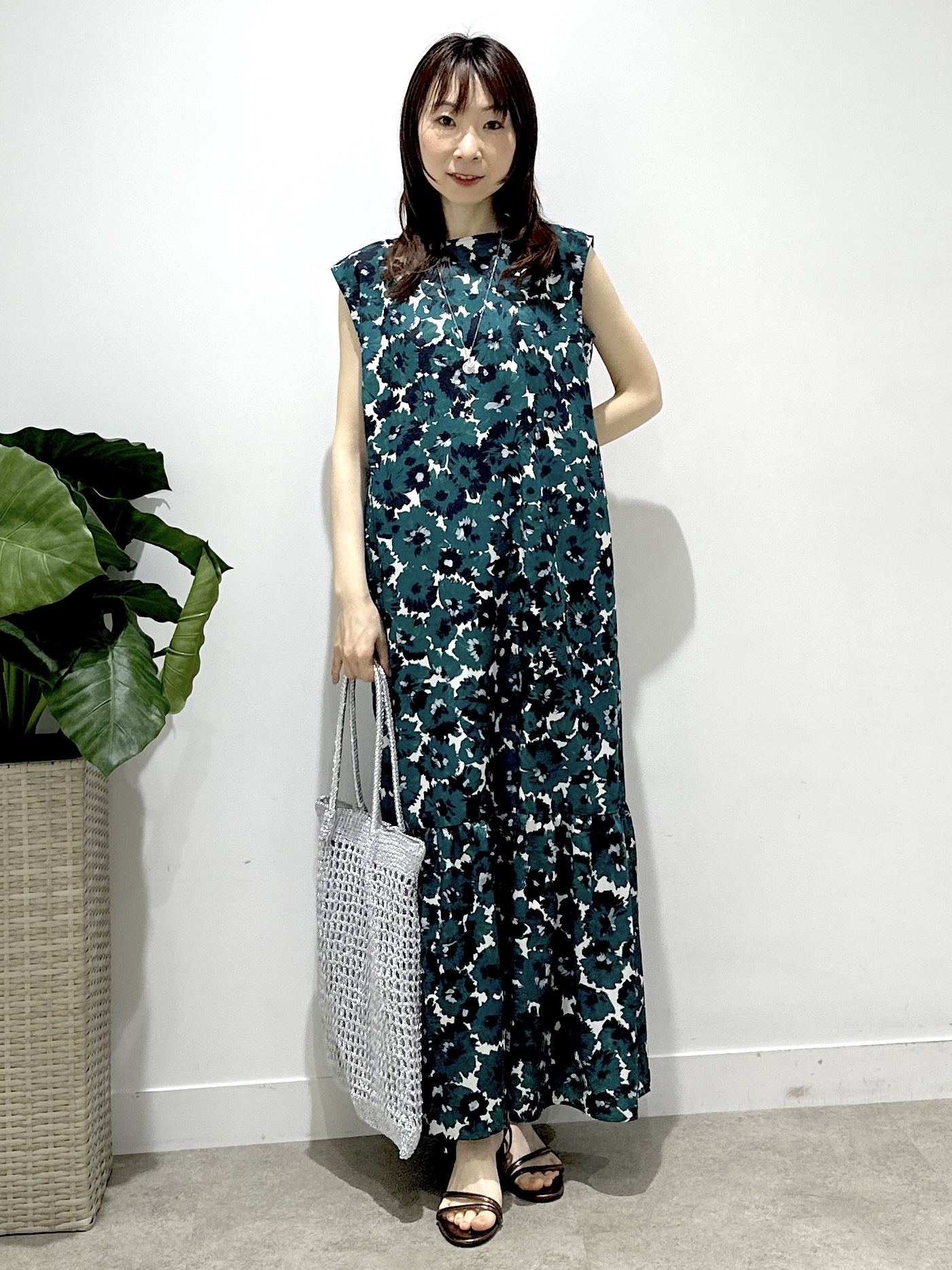 Miwaさんの「UNTITLED｜【7色展開/ゆったり/ショート丈】シアートリコットカーディガン」を使ったコーディネート