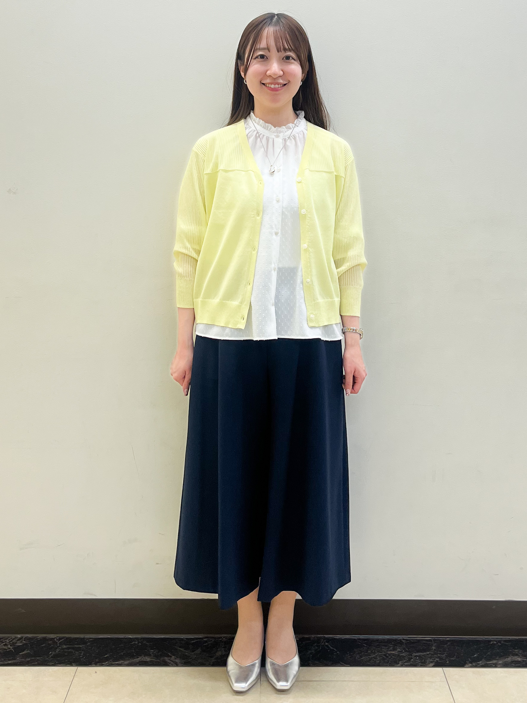 mikikoさんの「Reflect｜Vネックニットカーディガン」を使ったコーディネート
