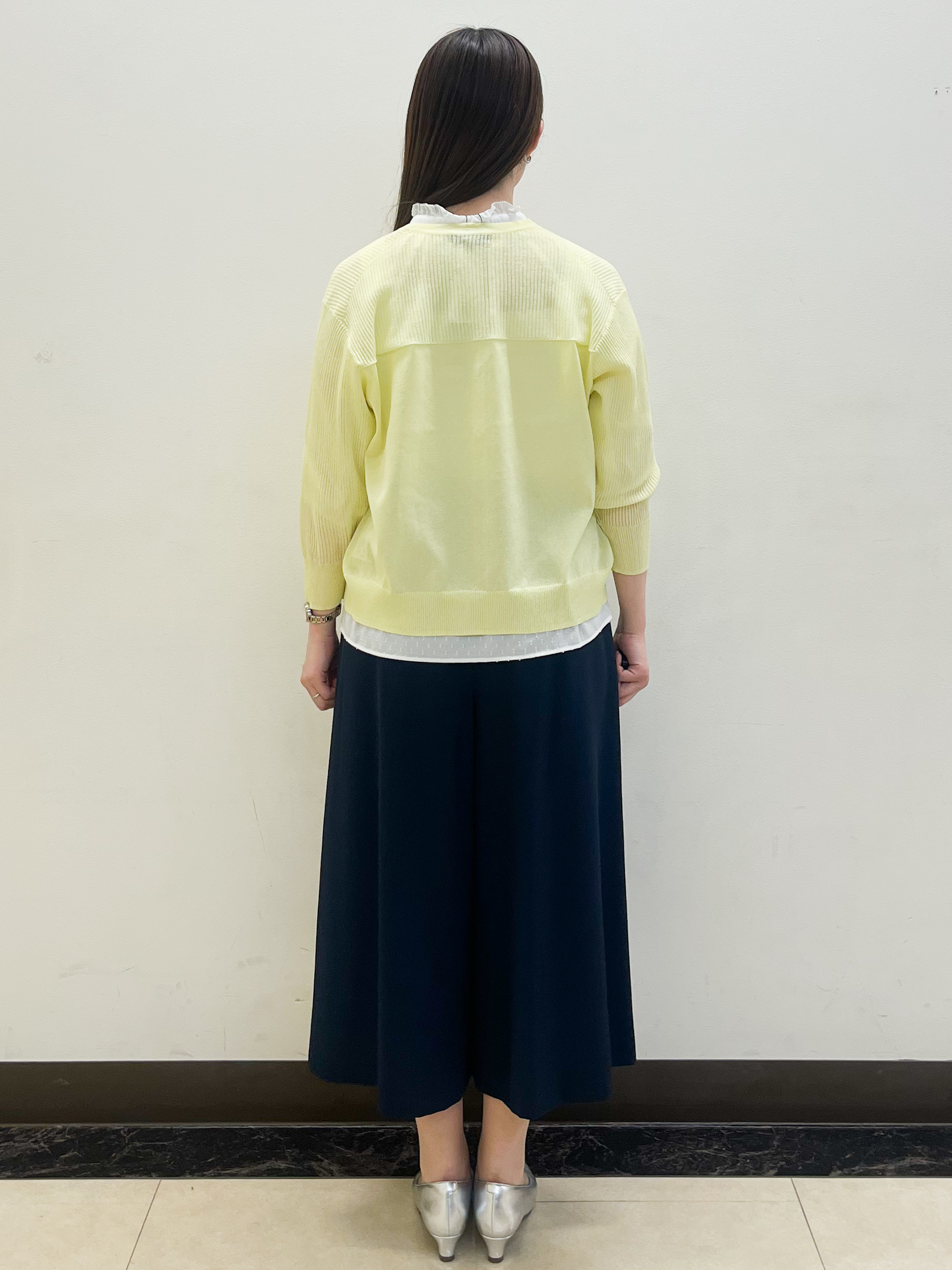 mikikoさんの「Reflect｜Vネックニットカーディガン」を使ったコーディネート