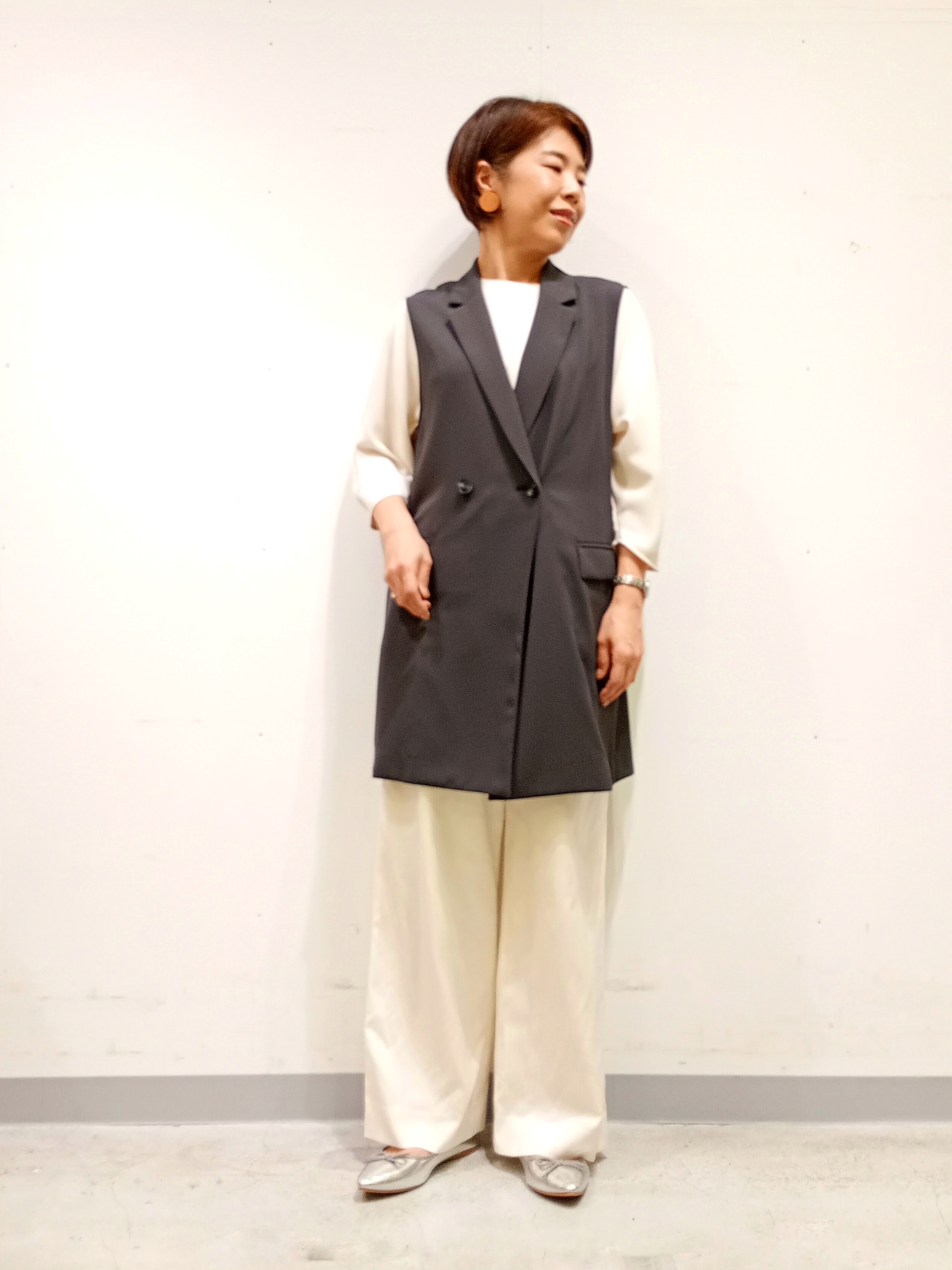 Kさんの「INDIVI｜【さらに軽く軽快！／着る日傘】ドルマントップス」を使ったコーディネート
