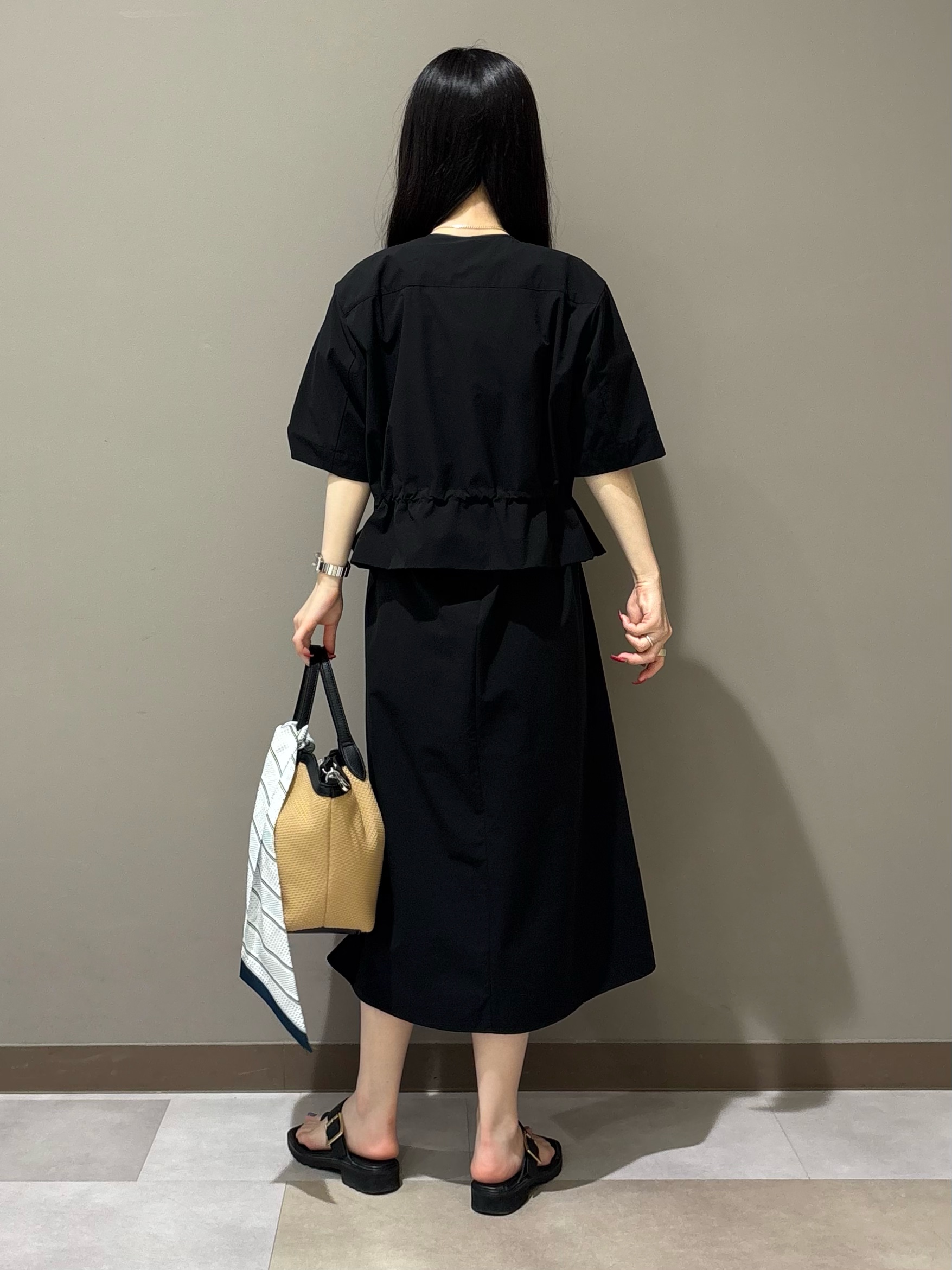 KEIKOさんの「INDIVI｜【撥水／UVケア／SETUP可能】軽量5分袖ライトブルゾン」を使ったコーディネート