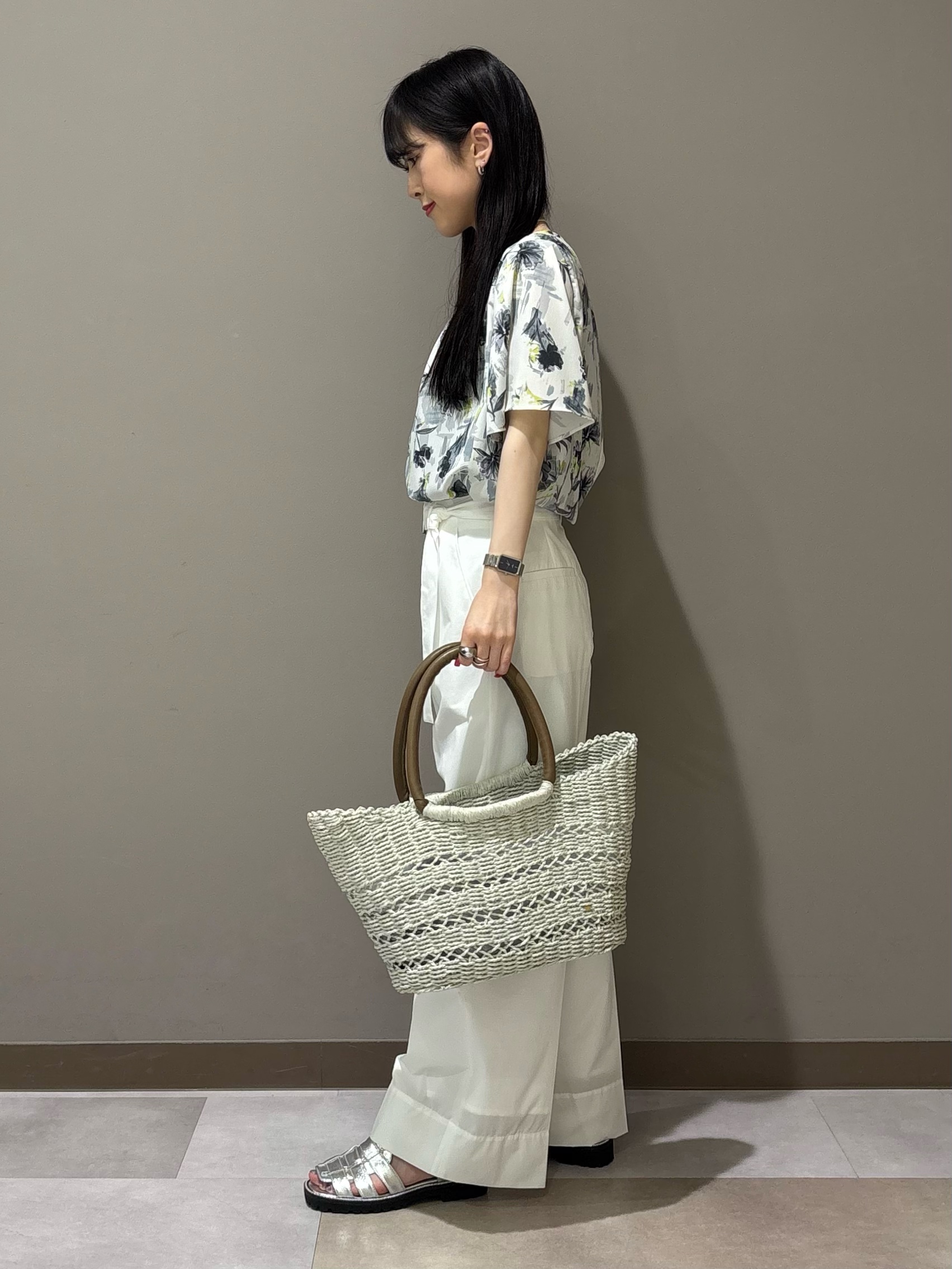 KEIKOさんの「INDIVI｜【洗える／SETUP可能】アートフラワープリントブラウス」を使ったコーディネート