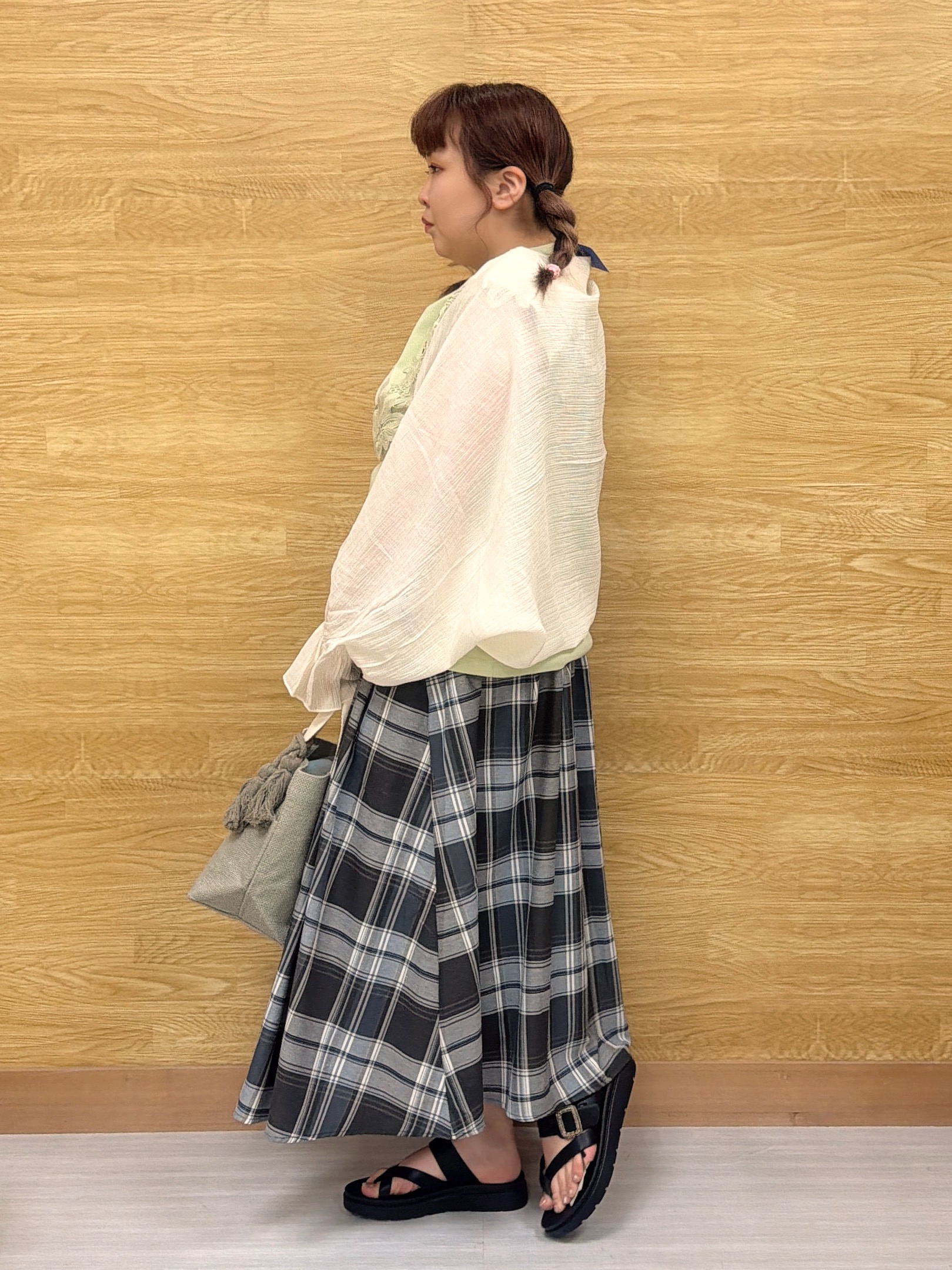 ぁむさんの「SHOO･LA･RUE｜【ひんやり/S-LL/洗濯機可】女性らしさ溢れるモチーフレース スムースTシャツ」を使ったコーディネート