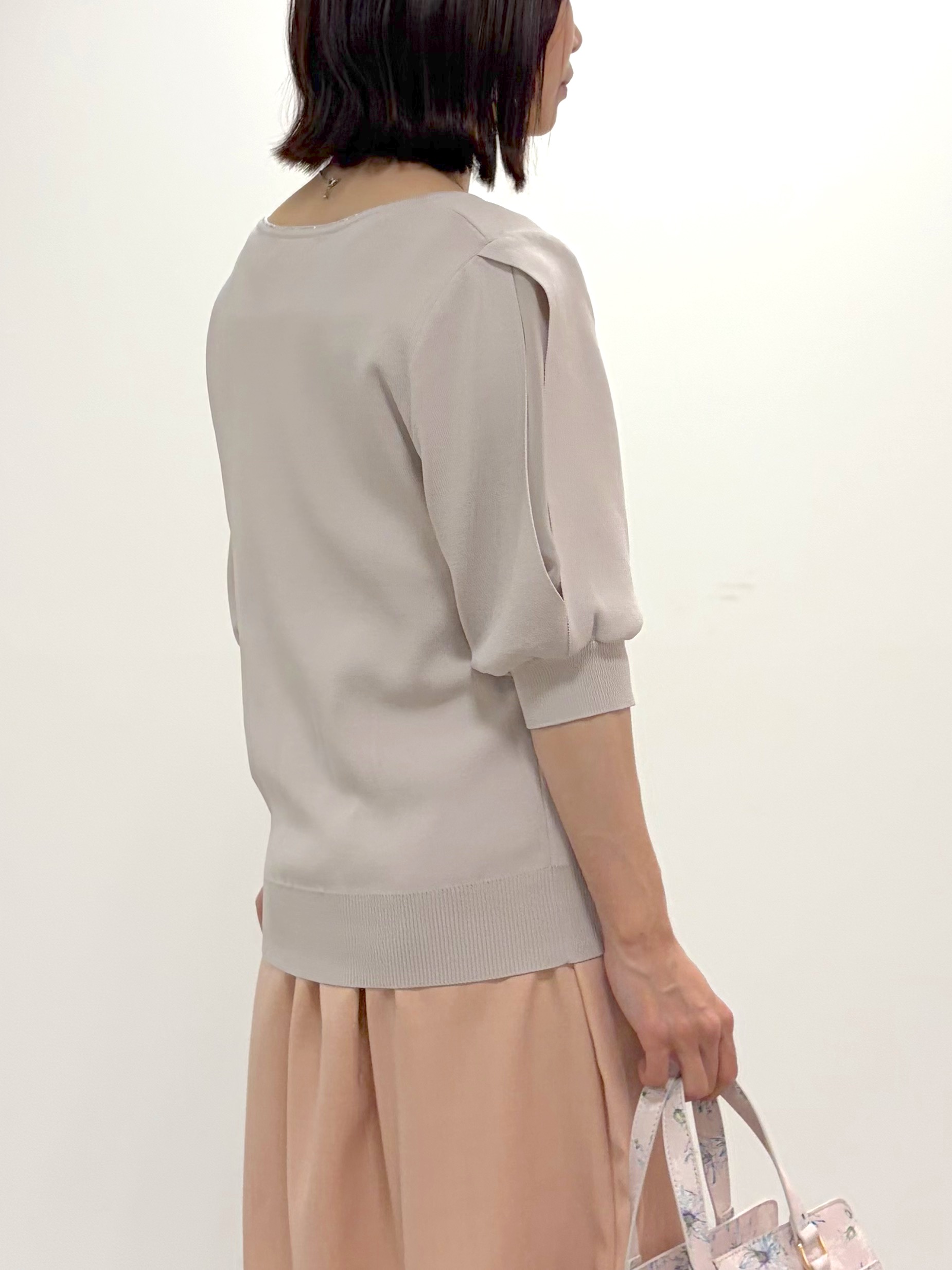kozuさんの「index｜【接触冷感】クールタッチラップスリーブニット《UVケア／洗濯機OK／XS～3L／9col》」を使ったコーディネート
