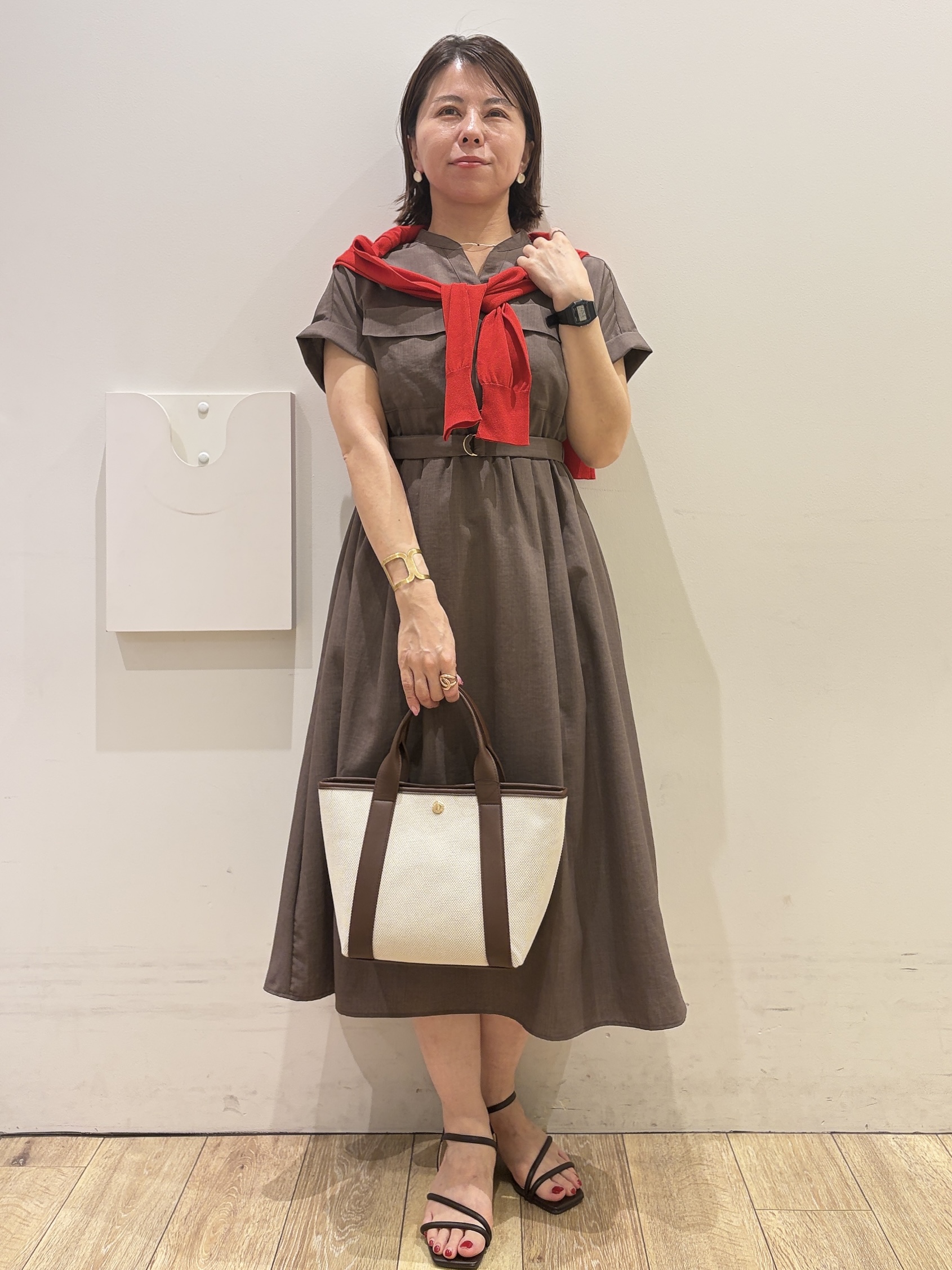 YUKOさんの「index｜ダブルポケットスキッパーワンピース【防シワ／洗濯機OK】《XS～3L／6col》」を使ったコーディネート