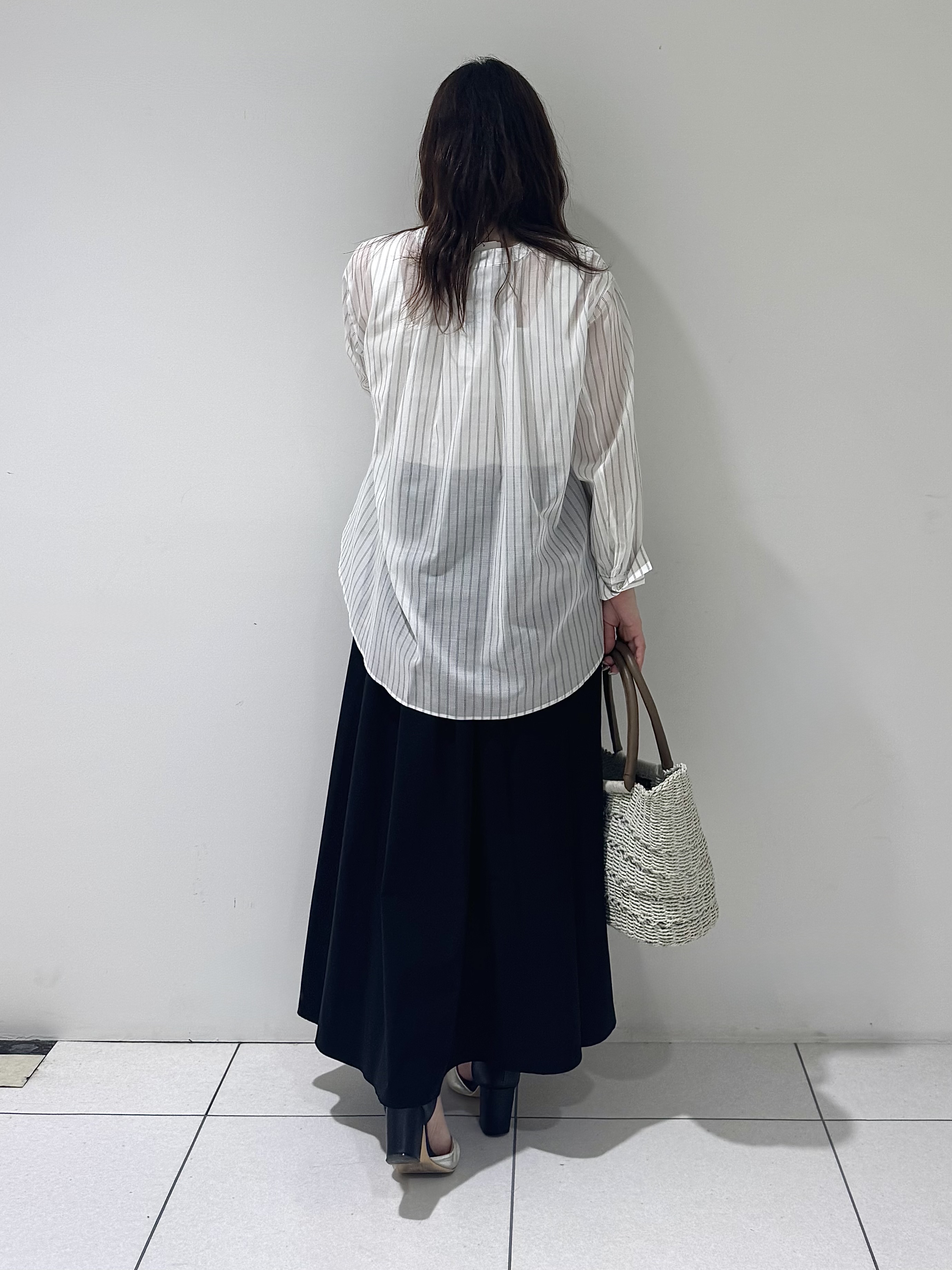 そんさんの「INDIVI｜【洗える／軽やか】無地＆ストライプ柄 切替タックブラウス」を使ったコーディネート
