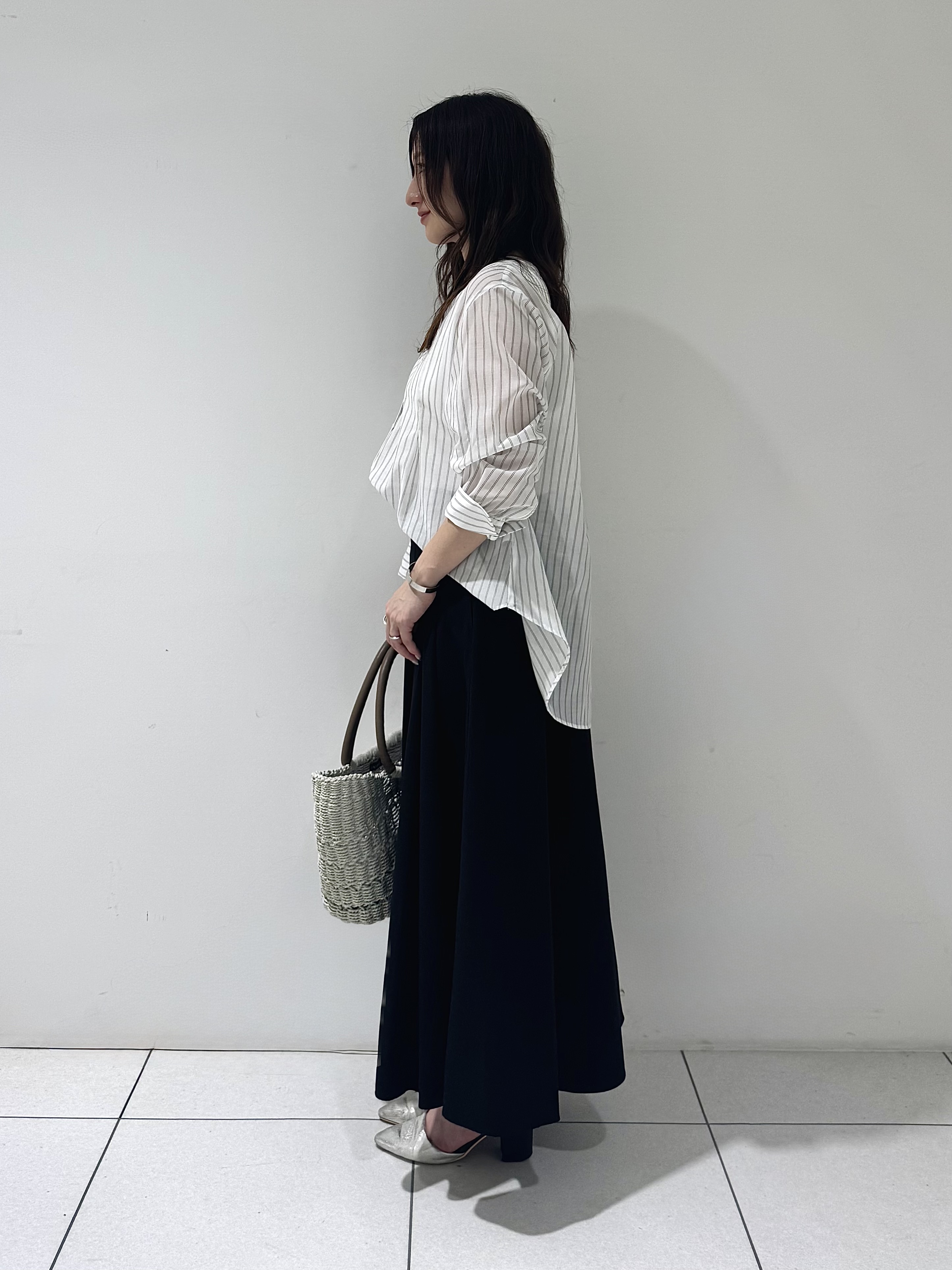 そんさんの「INDIVI｜【洗える／軽やか】無地＆ストライプ柄 切替タックブラウス」を使ったコーディネート