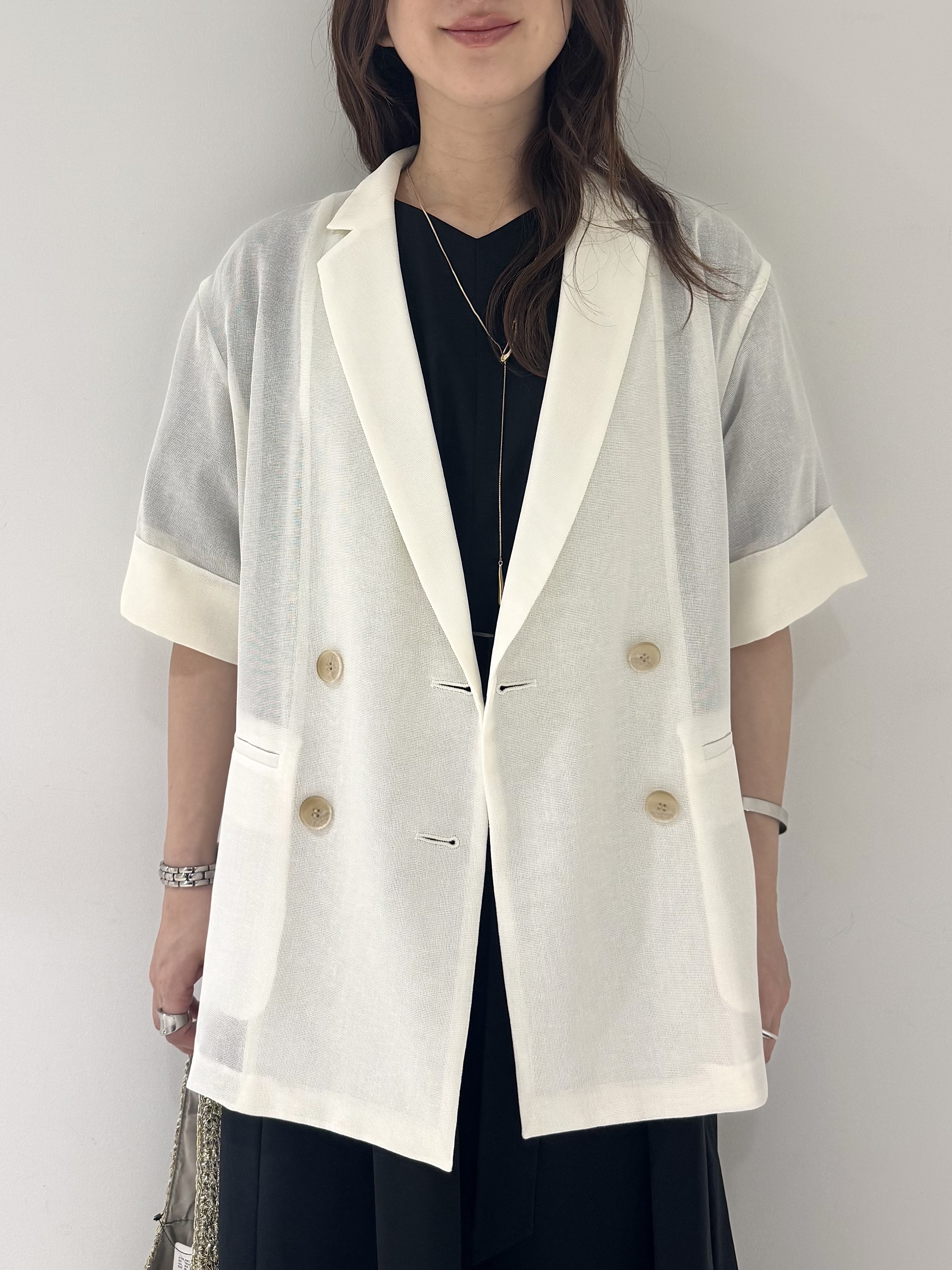 そんさんの「INDIVI｜【洗える／メッシュ素材／SETUP可能】半袖シアージャケット」を使ったコーディネート